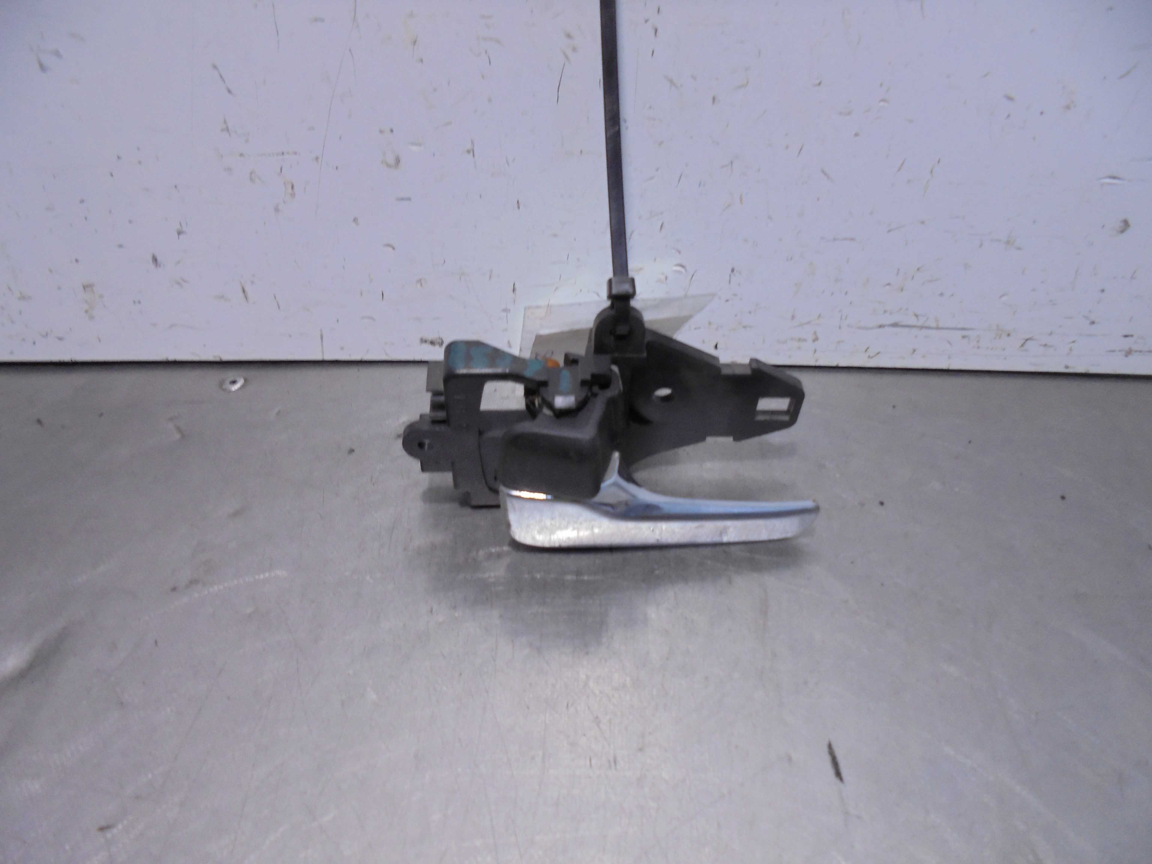 Recambio de maneta interior trasera izquierda para mitsubishi grandis (na0w) 2.0 di-d cat referencia OEM IAM MN105359  