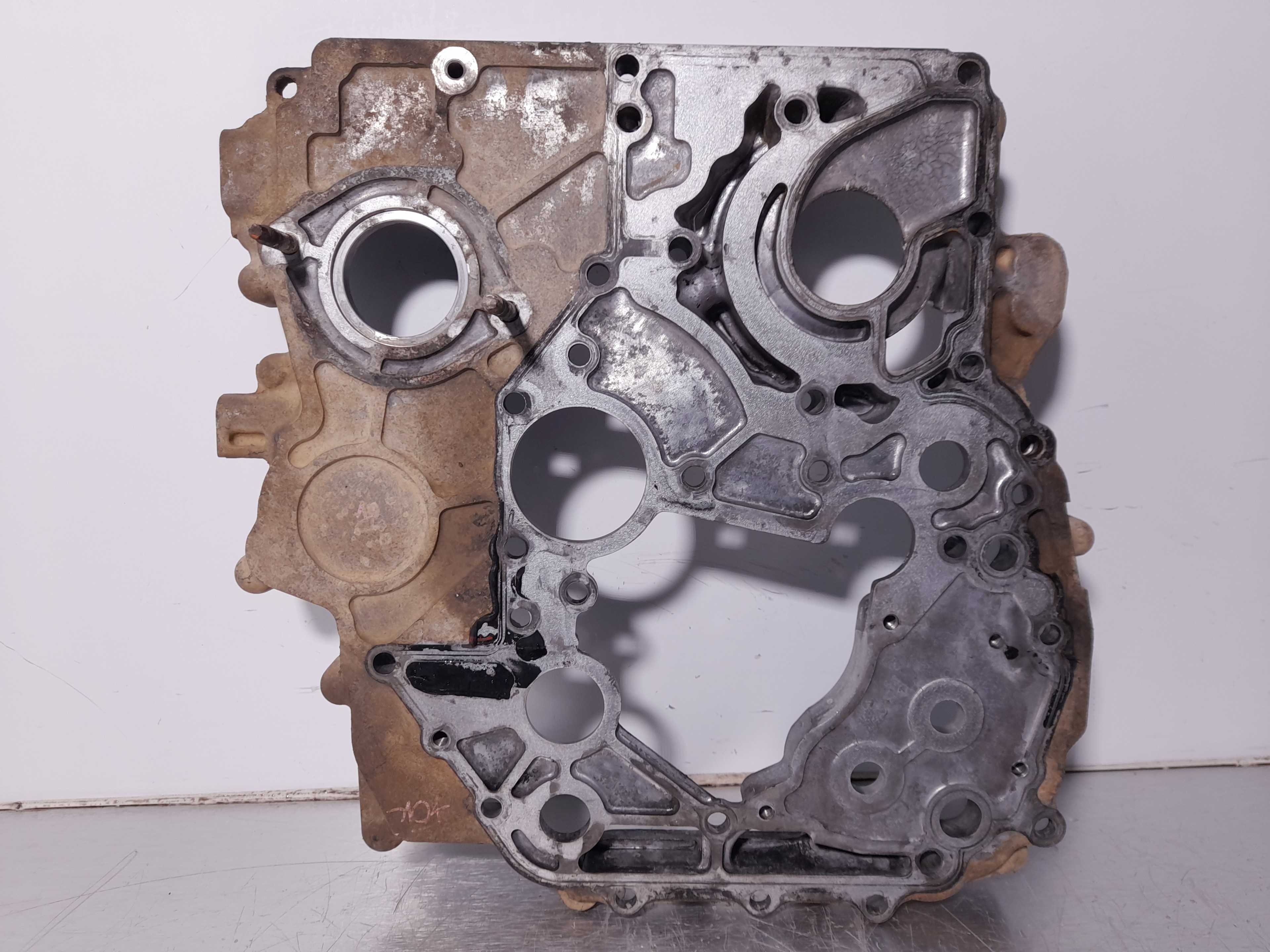 Recambio de tapa de motor para isuzu d-max crew cab 4wd referencia OEM IAM   
