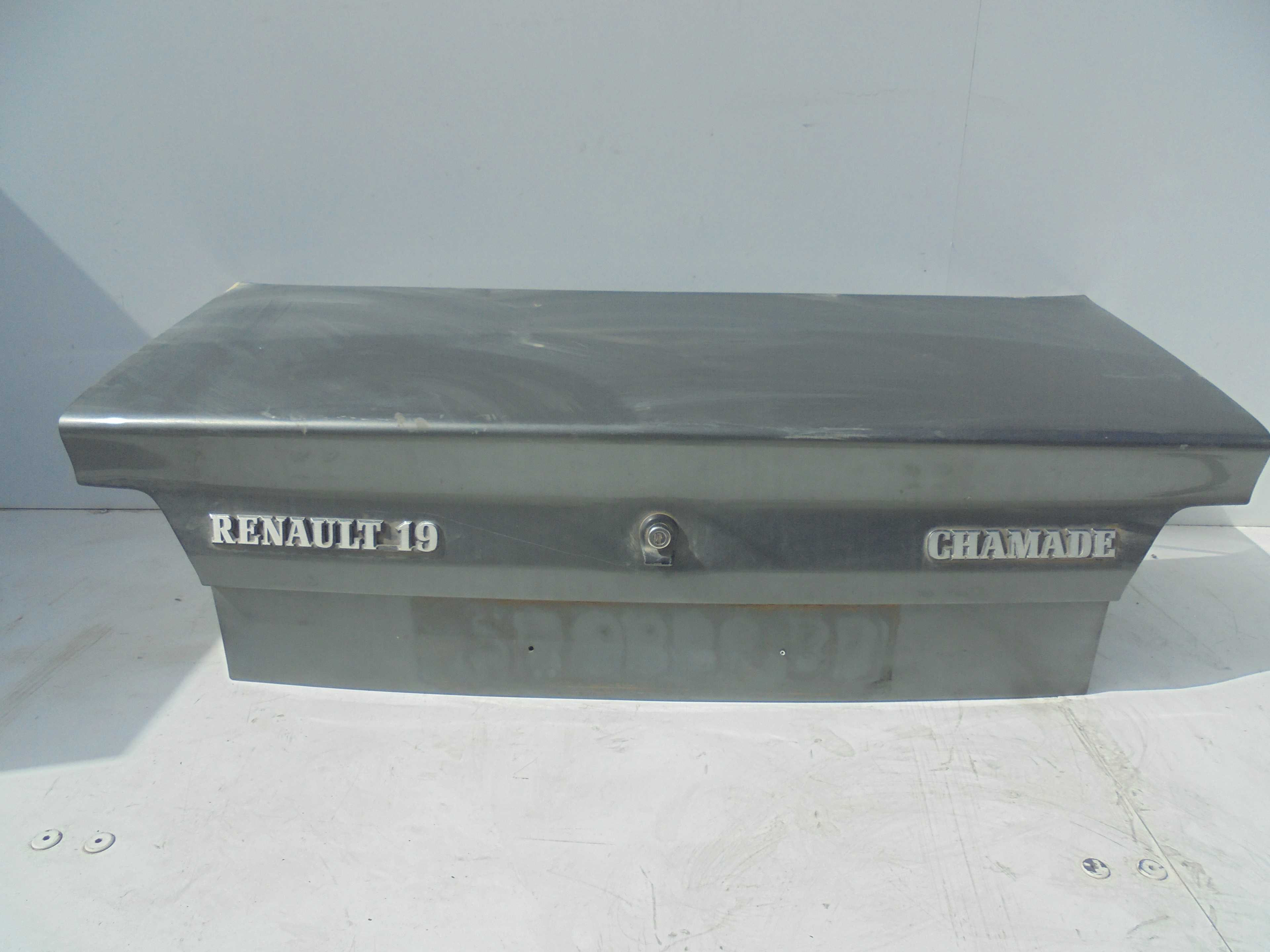 Recambio de tapa maletero para renault 19 (b/c/l53) referencia OEM IAM   