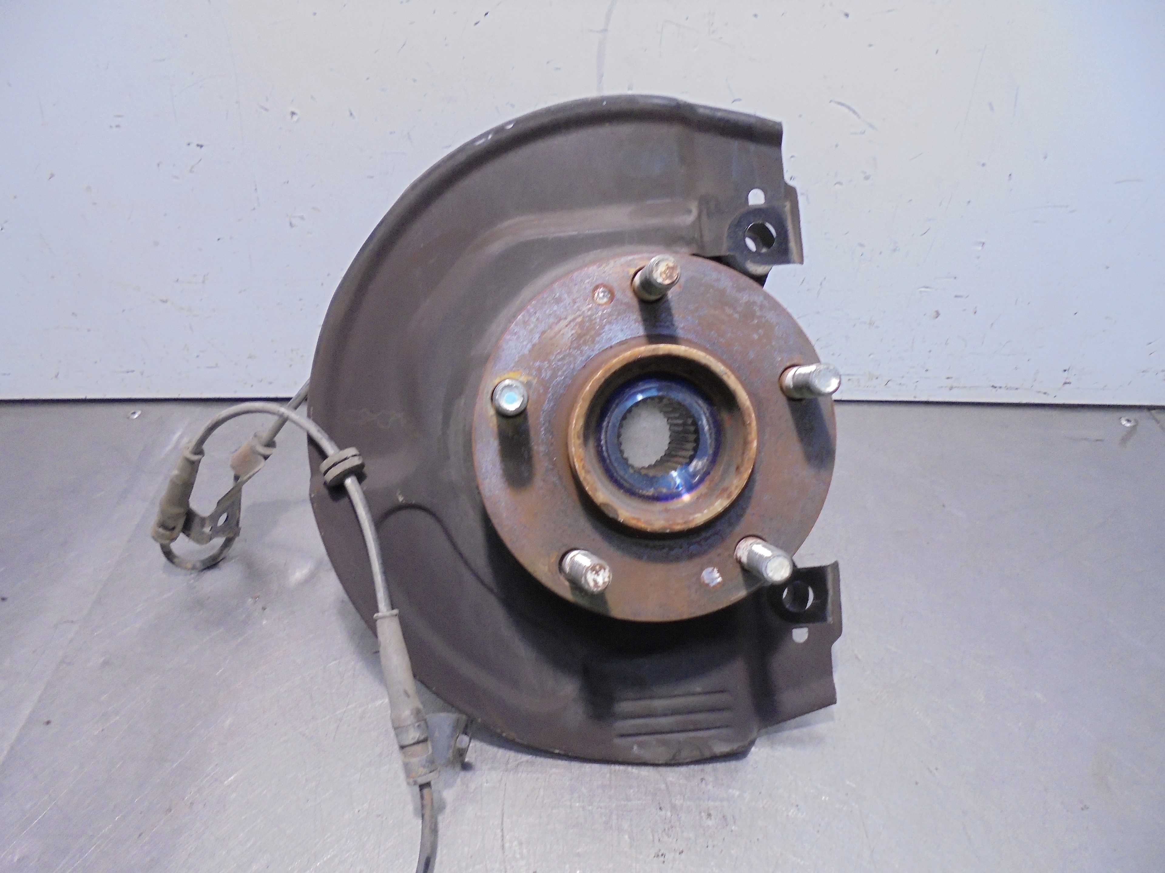 Recambio de mangueta delantera derecha para mitsubishi grandis (na0w) 2.0 di-d cat referencia OEM IAM   