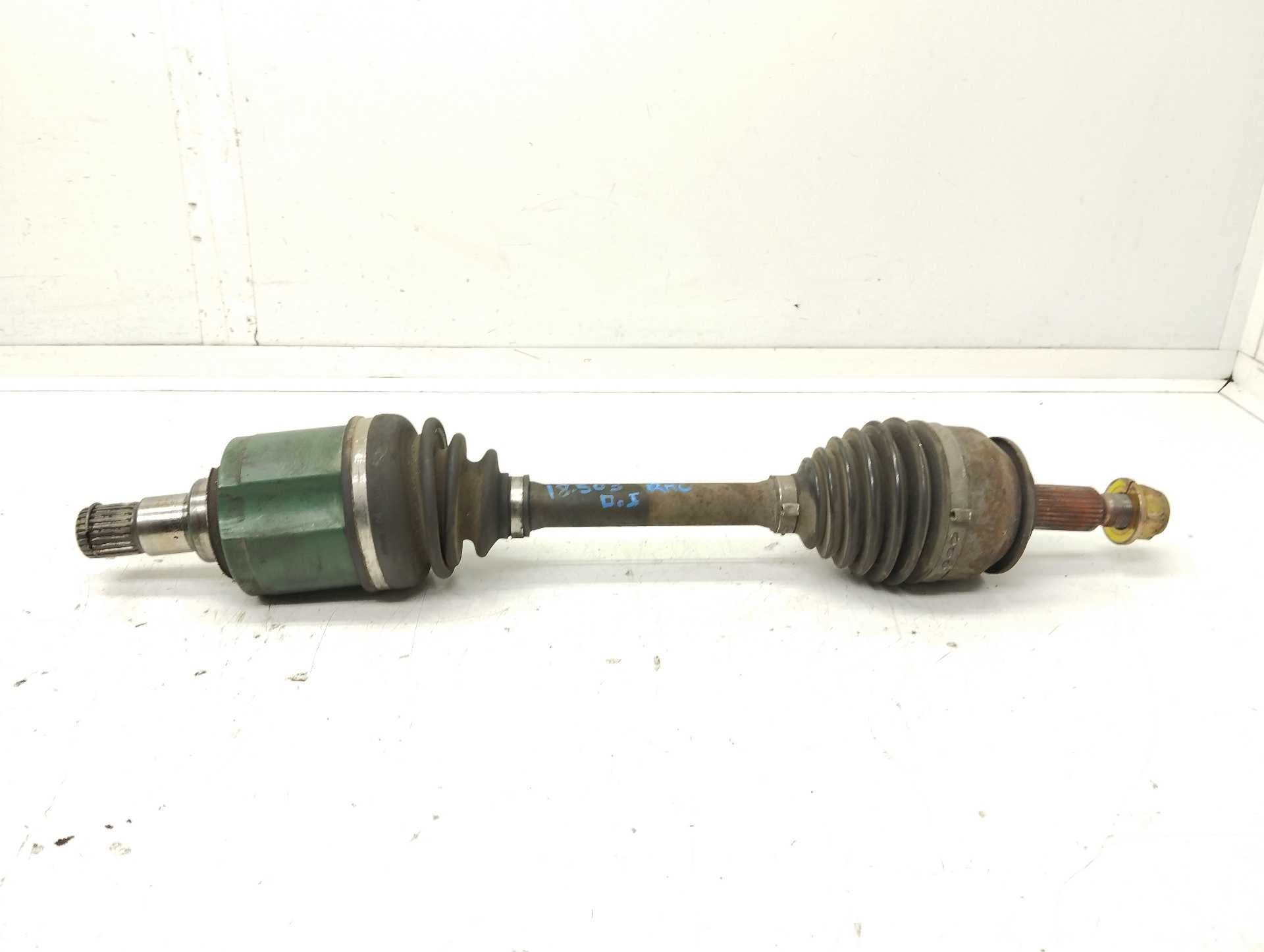 Recambio de transmision delantera izquierda para mitsubishi grandis (na0w) 2.0 di-d cat referencia OEM IAM PTJ104  