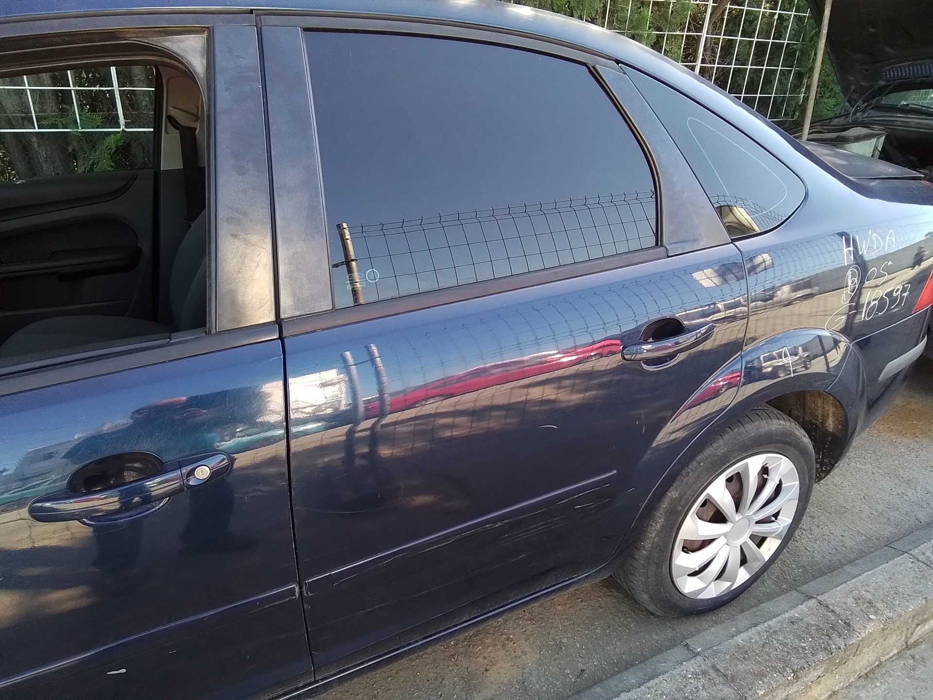Recambio de puerta trasera izquierda para ford focus berlina (cap) ghia referencia OEM IAM   