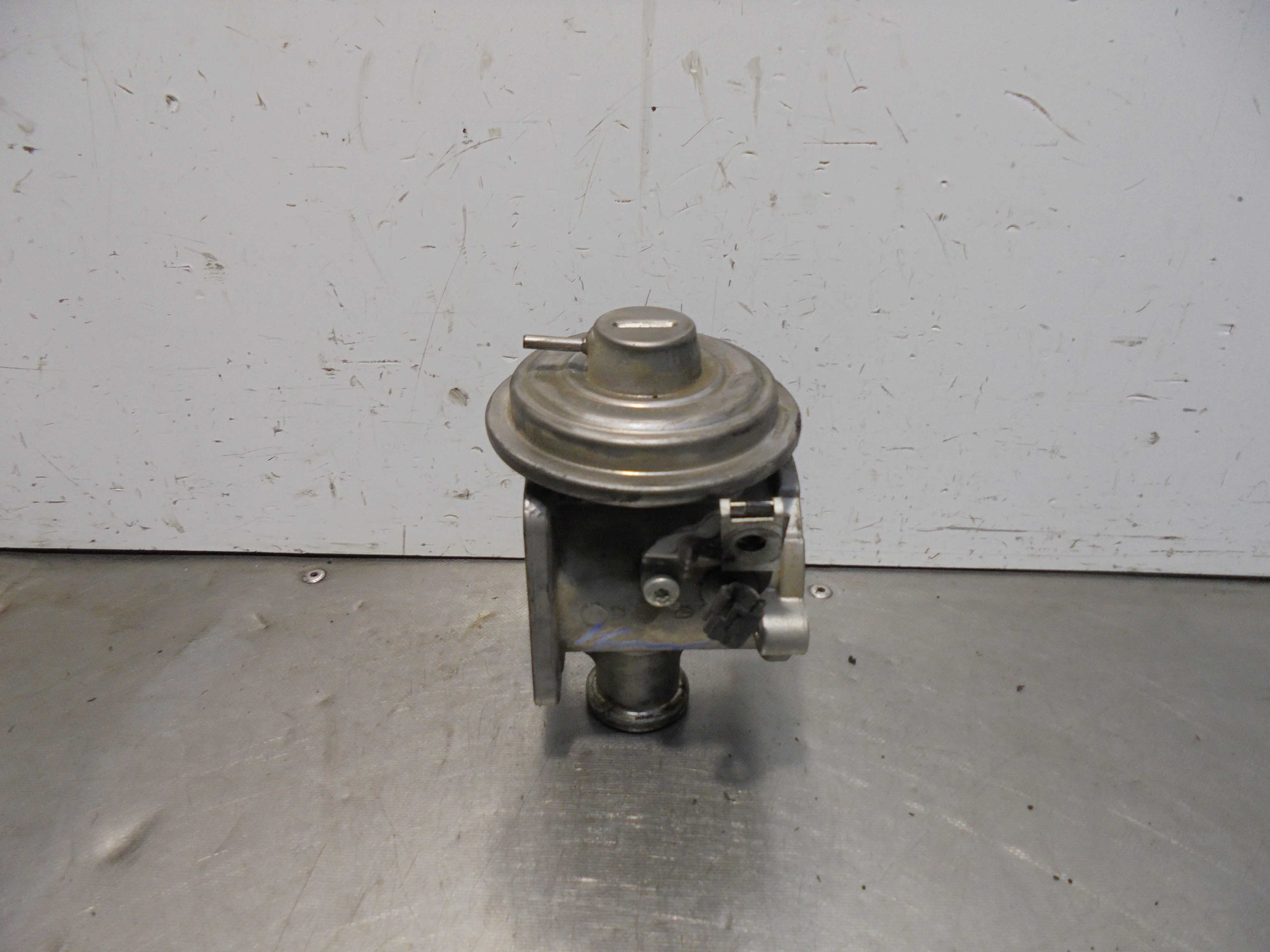 Recambio de valvula egr para bmw serie 5 berlina (e60) 530d referencia OEM IAM 7791480 PIERBURG 