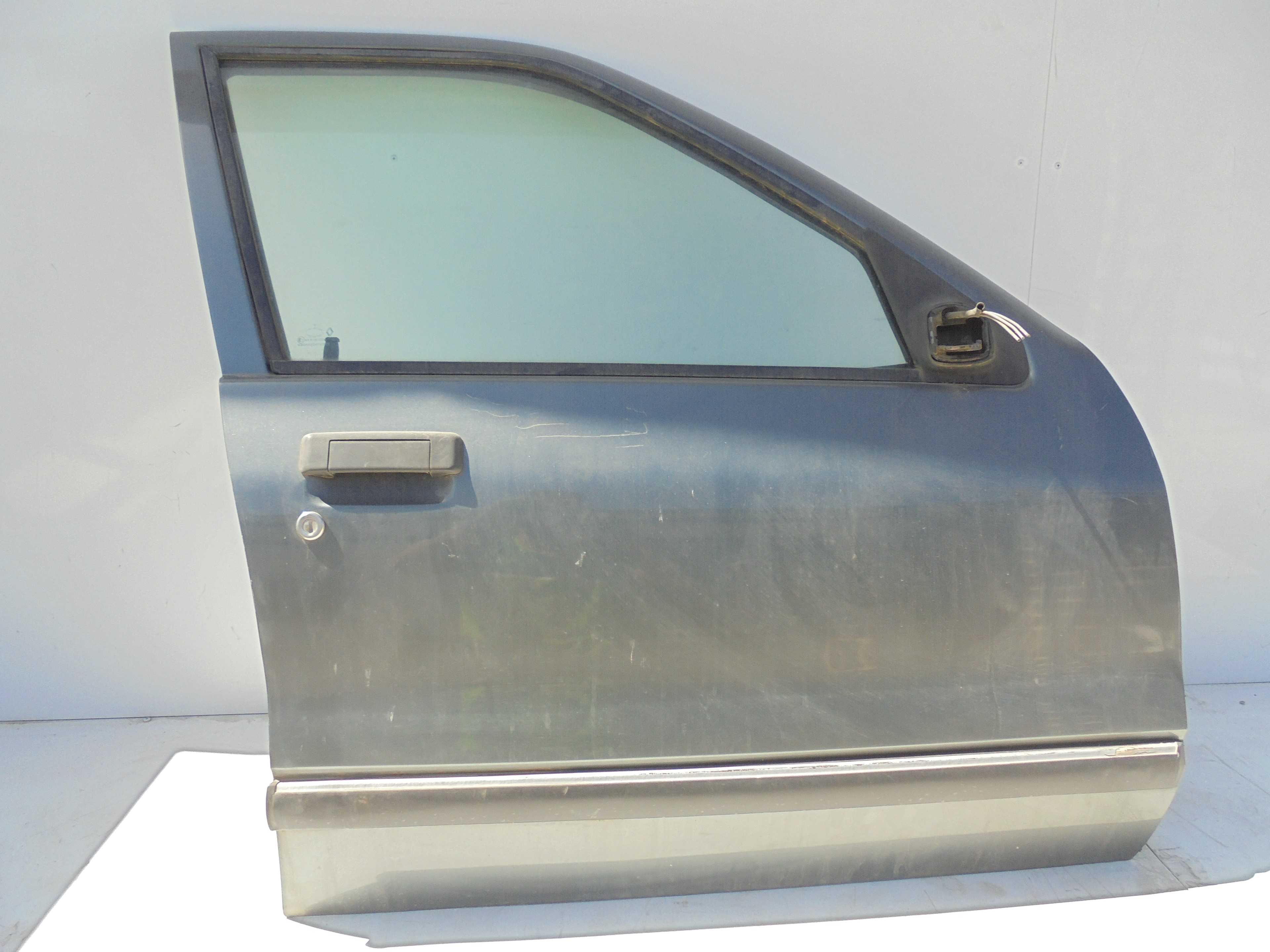 Recambio de puerta delantera derecha para renault 19 (b/c/l53) referencia OEM IAM   
