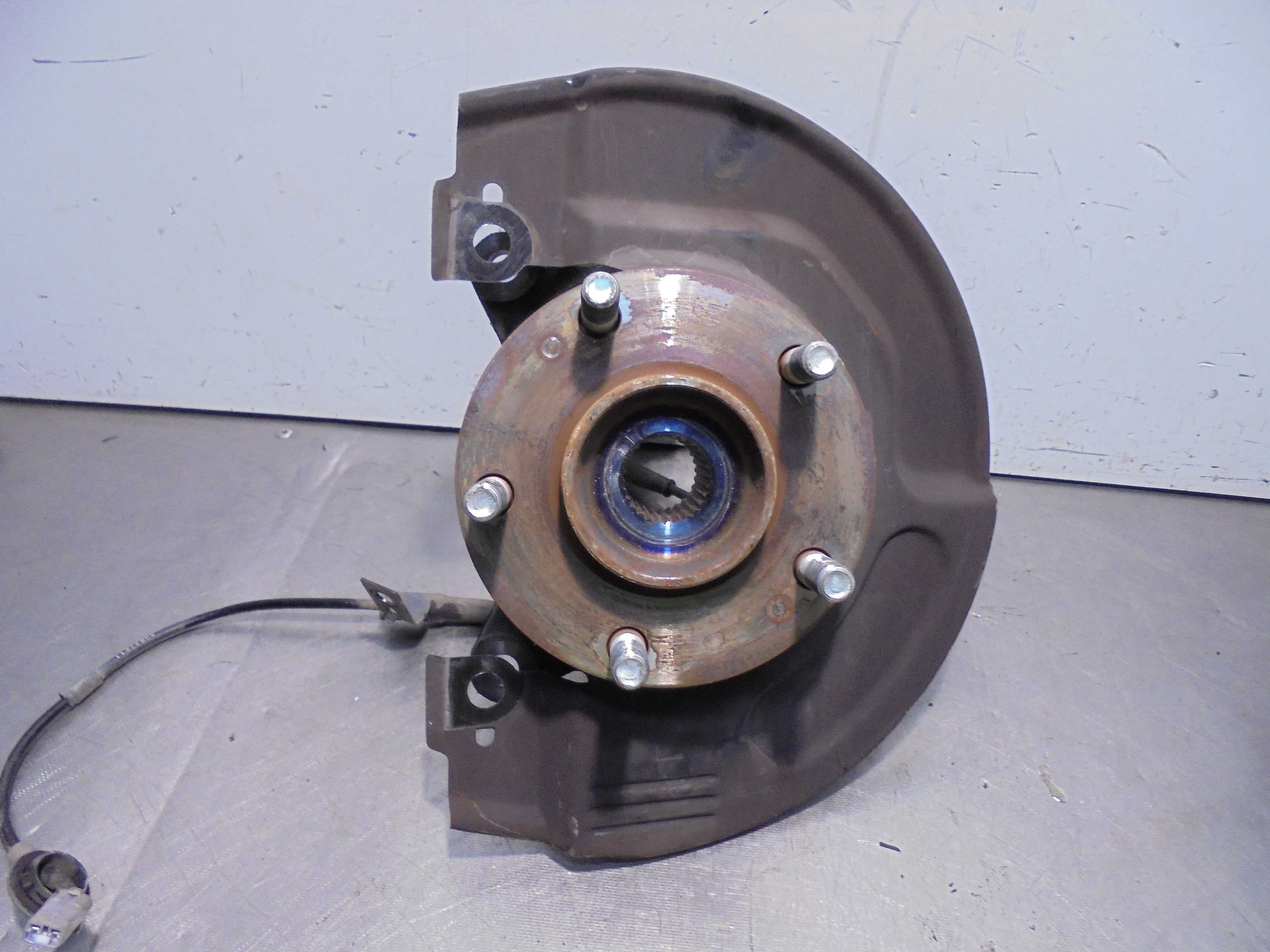 Recambio de mangueta delantera izquierda para mitsubishi grandis (na0w) 2.0 di-d cat referencia OEM IAM   