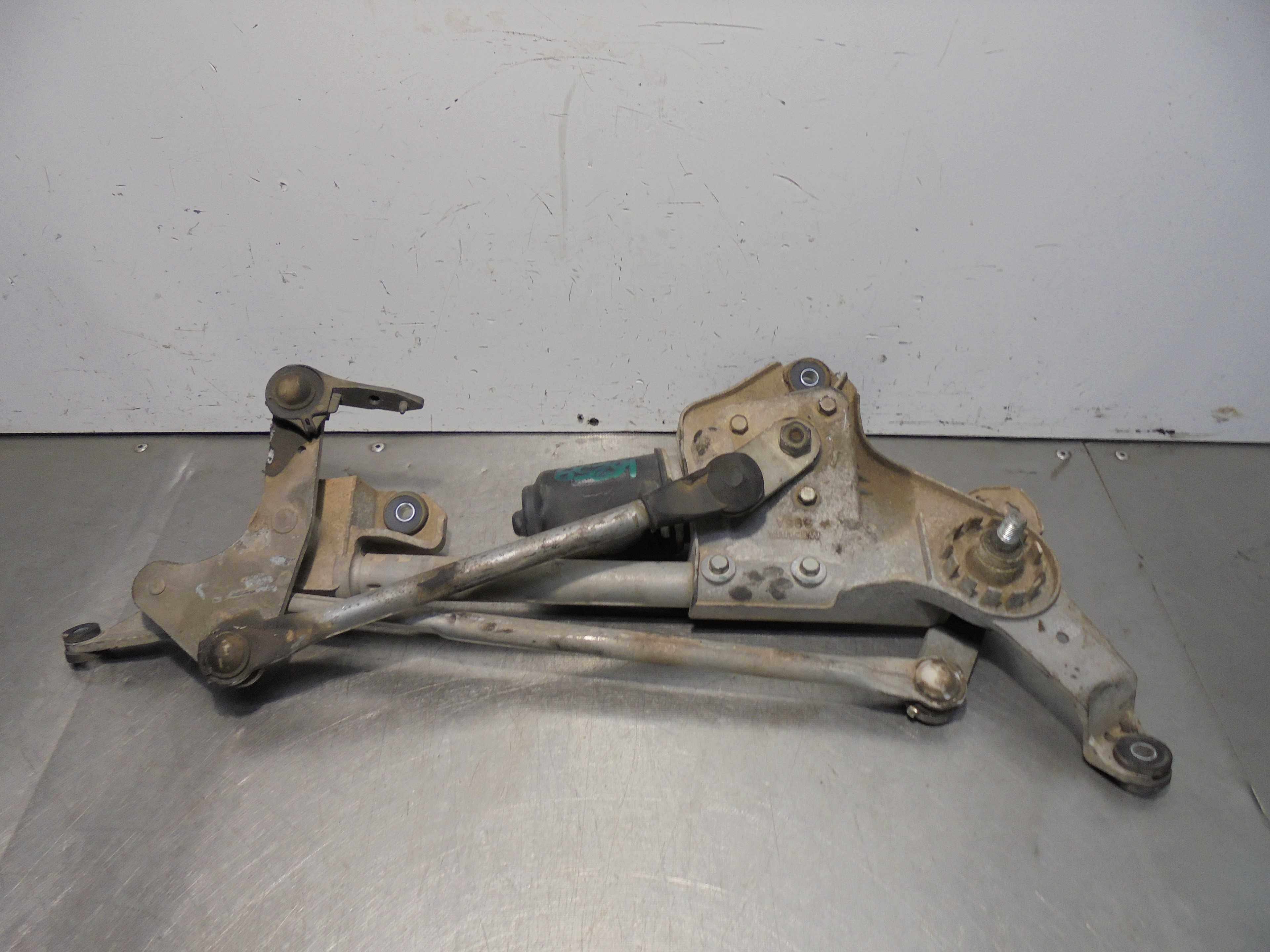 Recambio de motor limpia delantero para mitsubishi grandis (na0w) 2.0 di-d cat referencia OEM IAM 7X0132274  