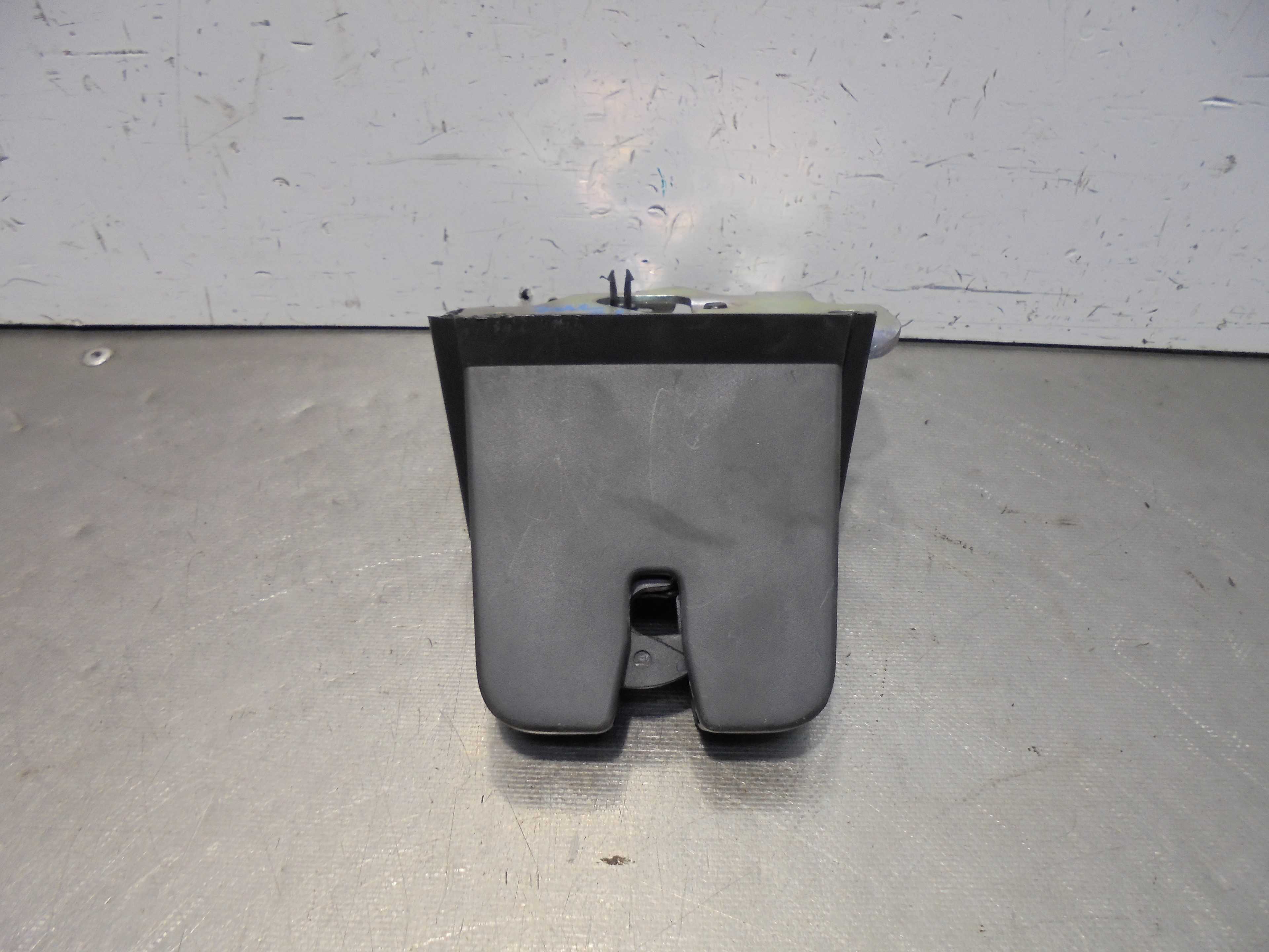 Recambio de cerradura maletero / porton para skoda kamiq (nw4) active referencia OEM IAM 3V0827505C ELECTRICA 5 PUERTAS 