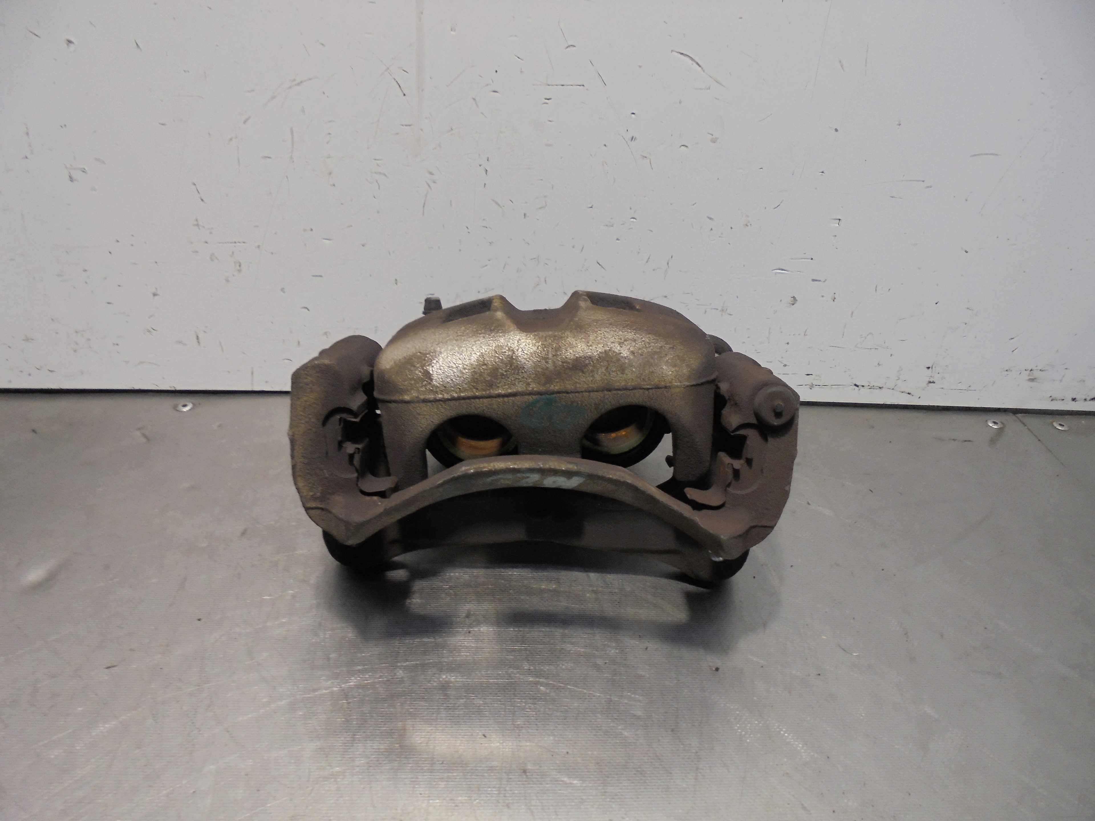 Recambio de pinza de freno delantera derecha para mitsubishi grandis (na0w) 2.0 di-d cat referencia OEM IAM   