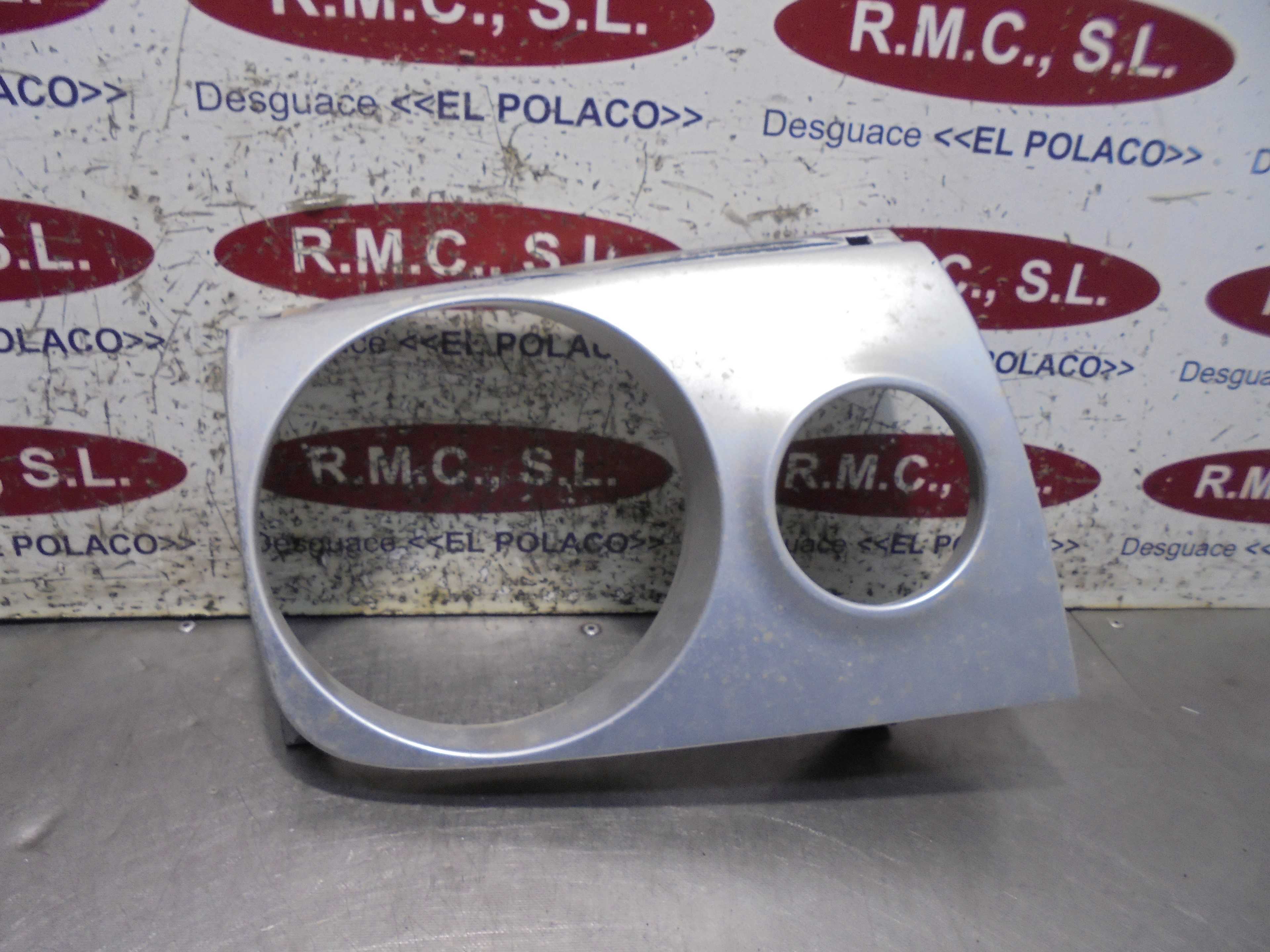 Recambio de rejilla delantera para nissan terrano/terrano.ii (r20) avenue referencia OEM IAM 1966I01 624117 