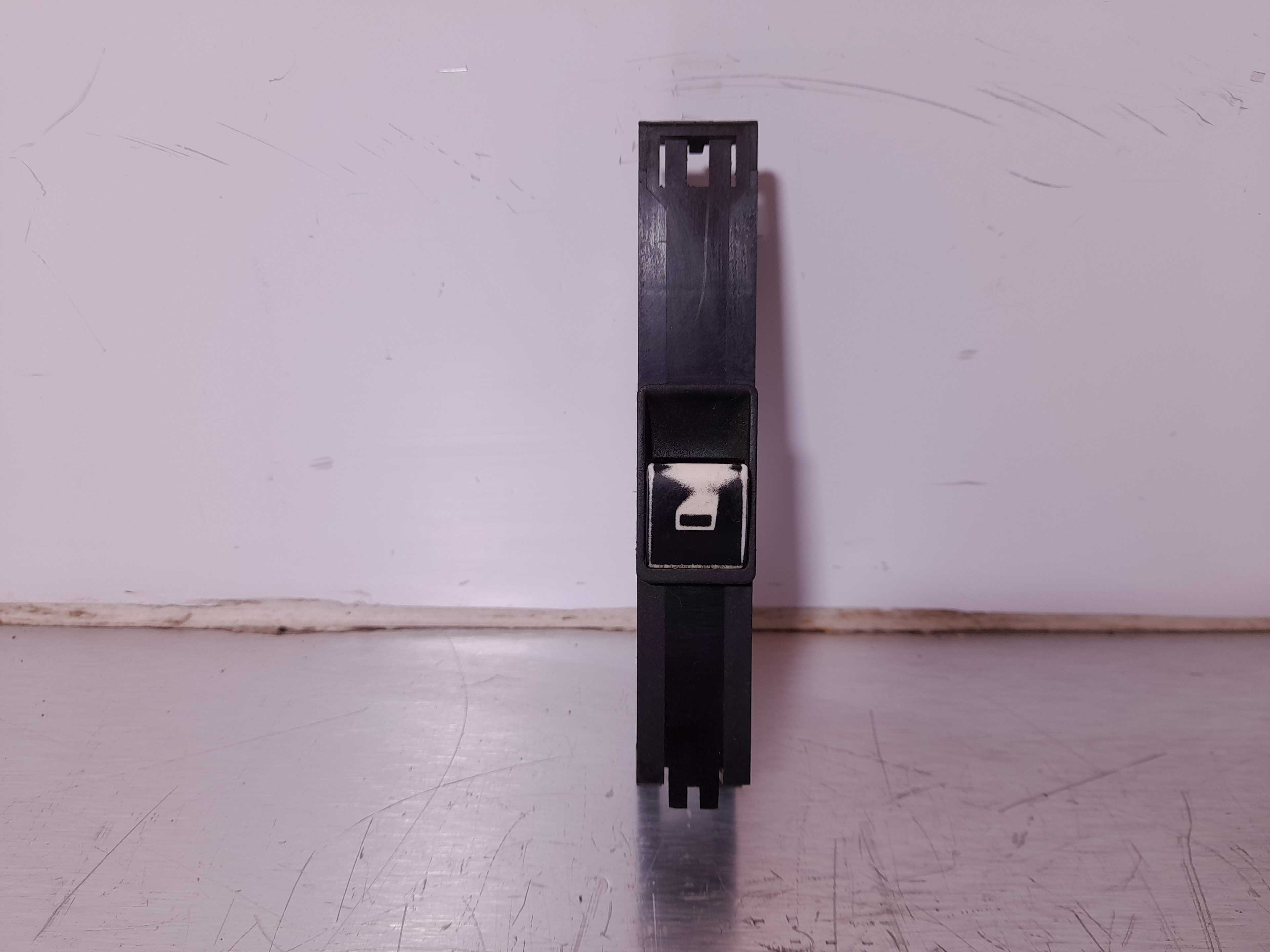 Recambio de mando elevalunas delantero izquierdo para bmw serie 3 berlina (e46) 318d referencia OEM IAM 03120320  