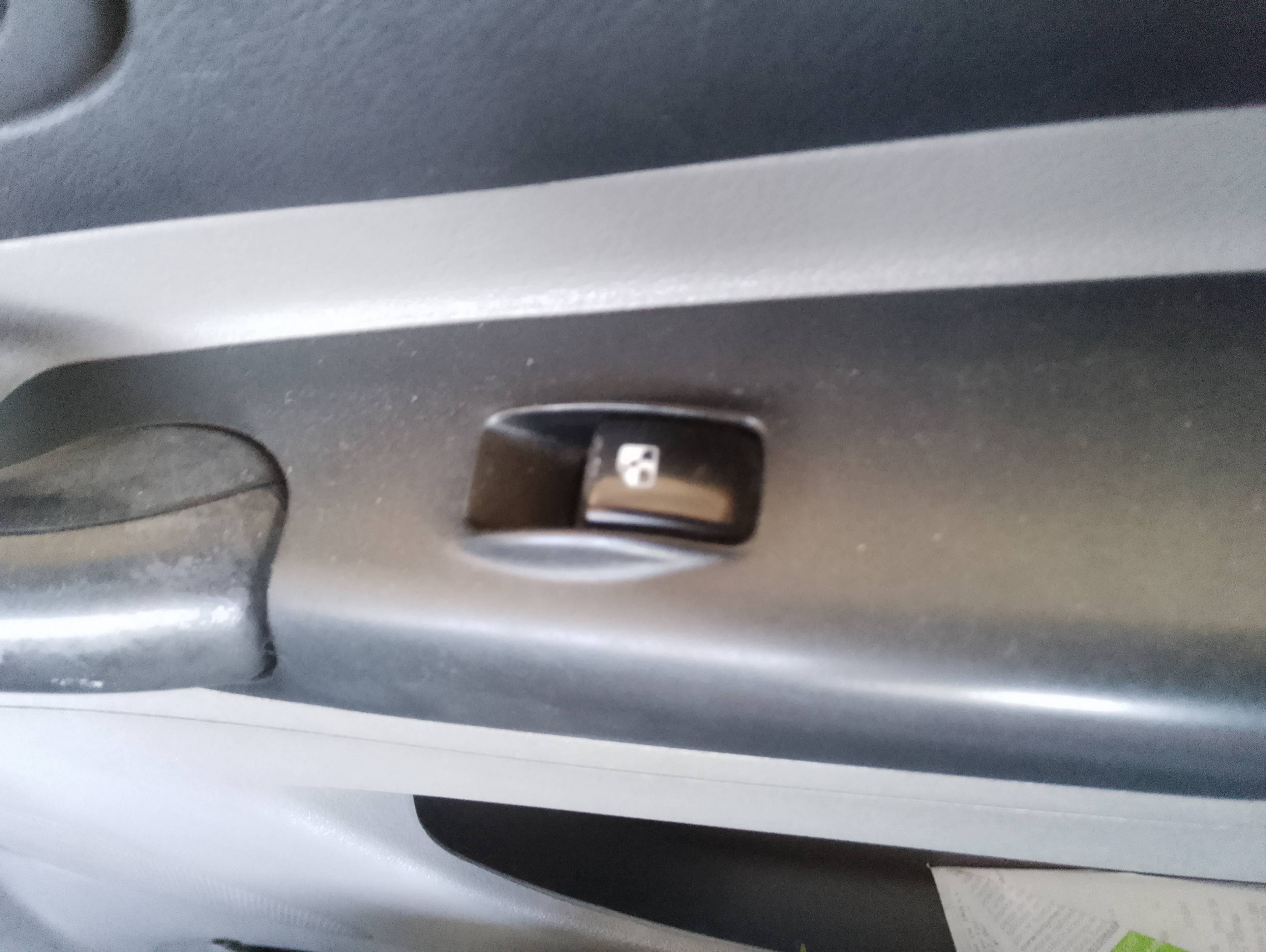 Recambio de mando elevalunas delantero derecho para chevrolet tacuma se referencia OEM IAM   