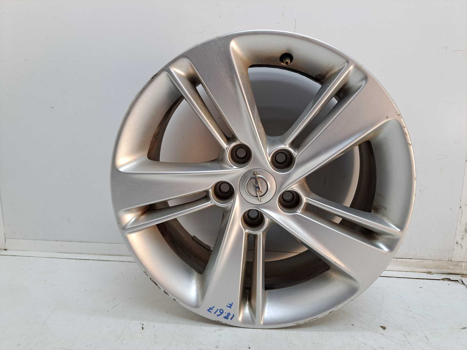 Recambio de llanta para opel insignia grand sport 1.6 cdti dpf referencia OEM IAM R17  