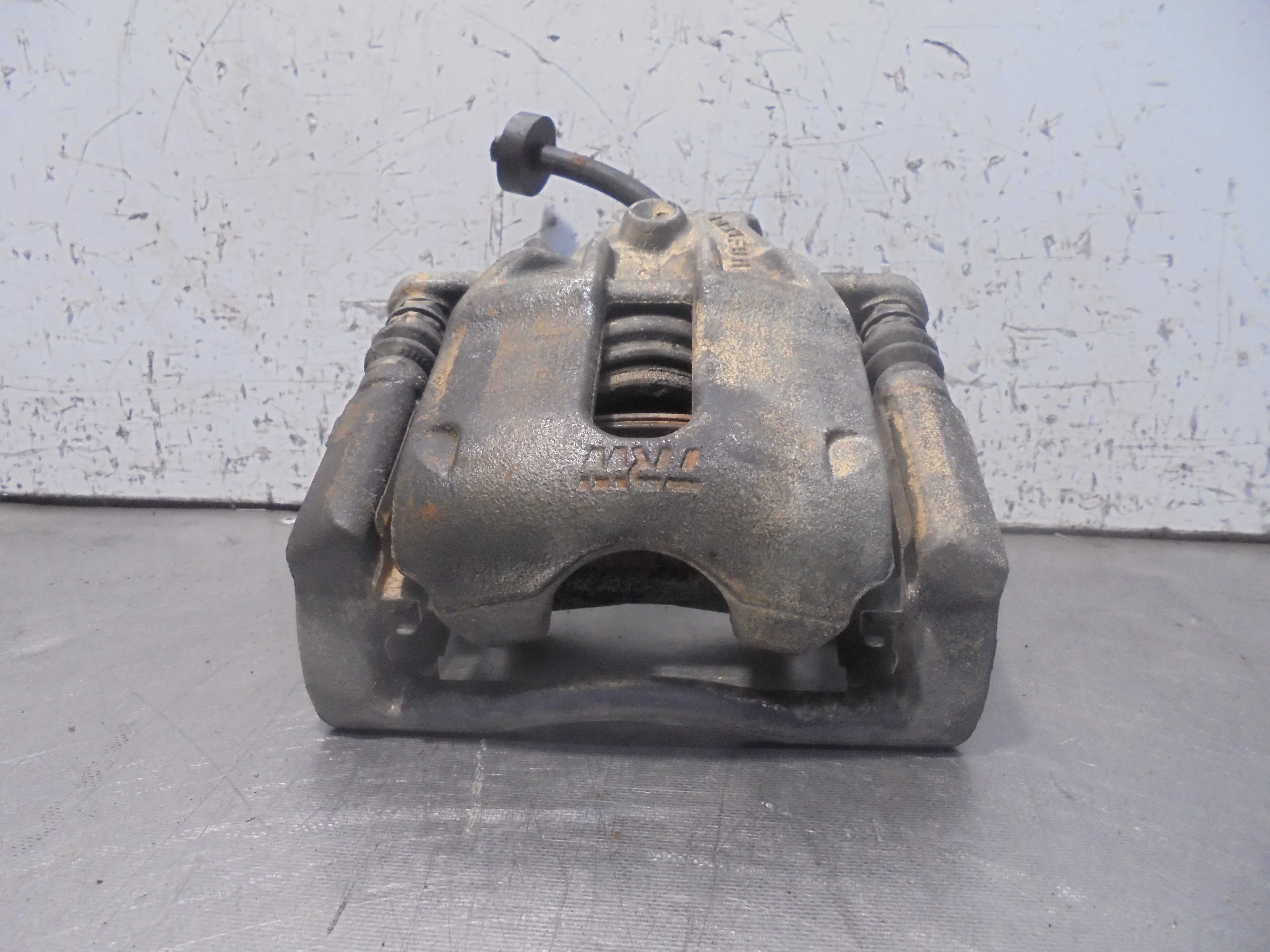 Recambio de pinza de freno delantera derecha para renault clio iv grandtour dynamique referencia OEM IAM  TRW 