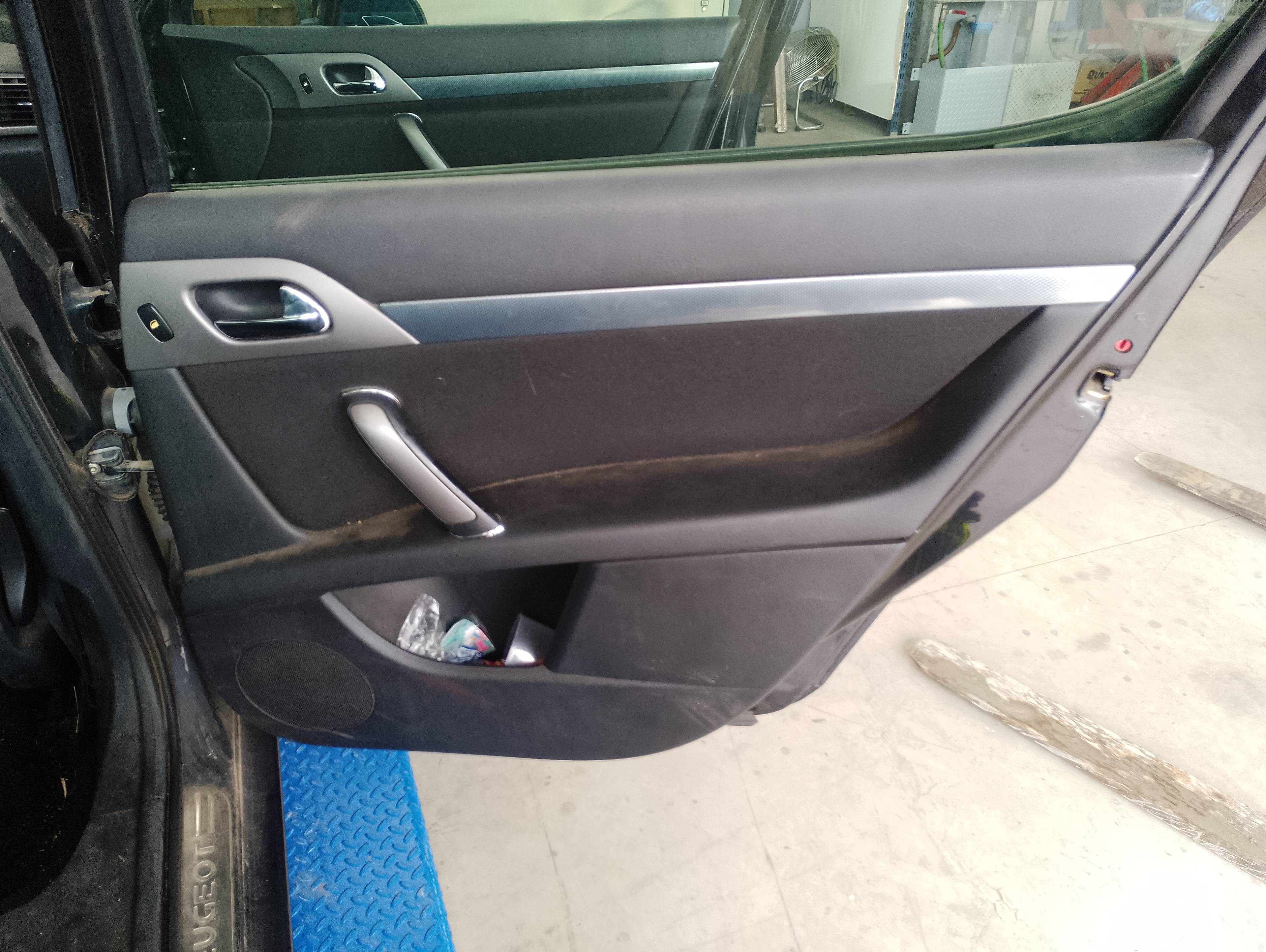 Recambio de guarnecido puerta trasera derecha para peugeot 407 st confort referencia OEM IAM   