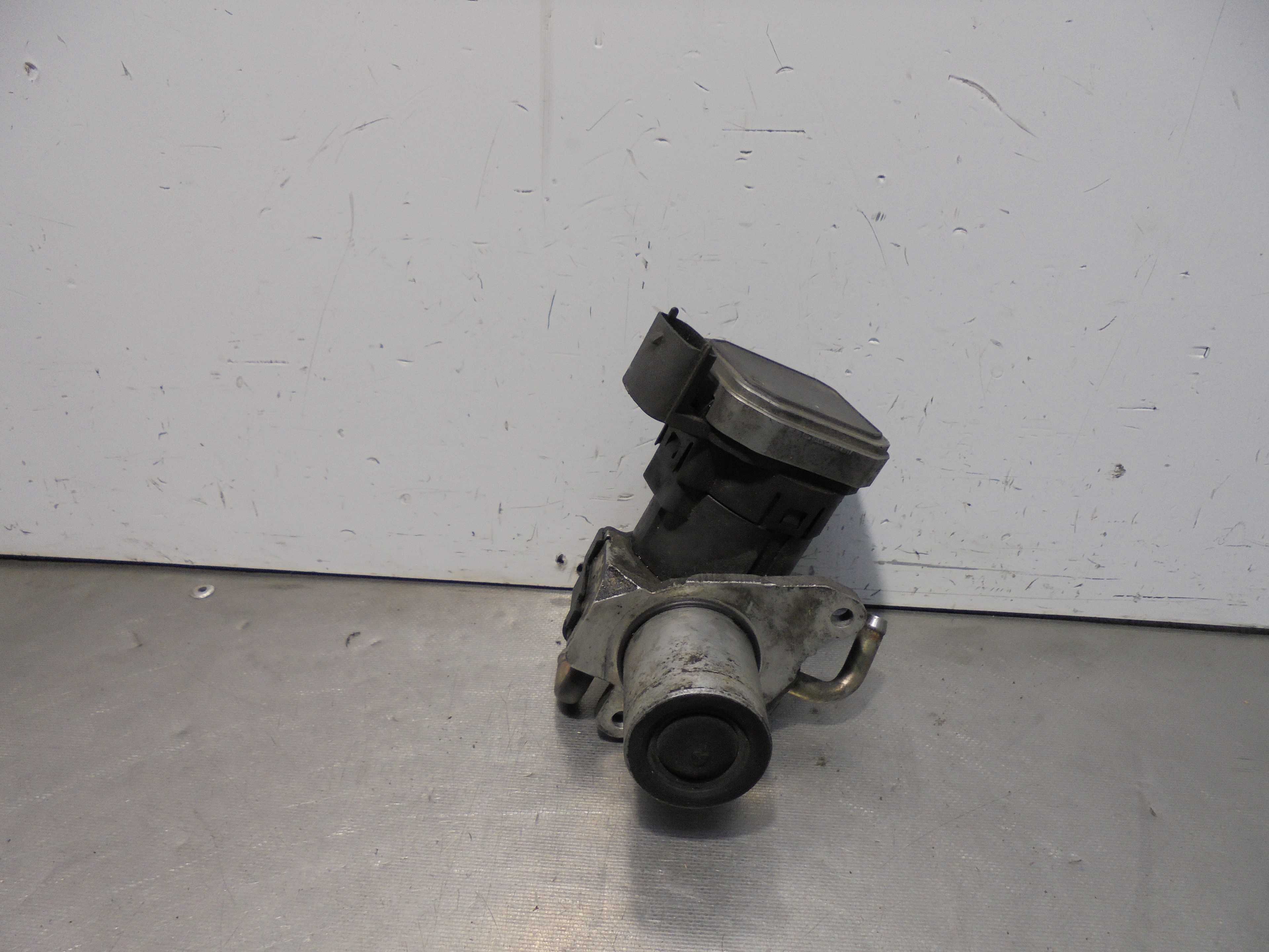 Recambio de valvula egr para saab 9-3 berlina 2.2 16v tid cat referencia OEM IAM 102301  