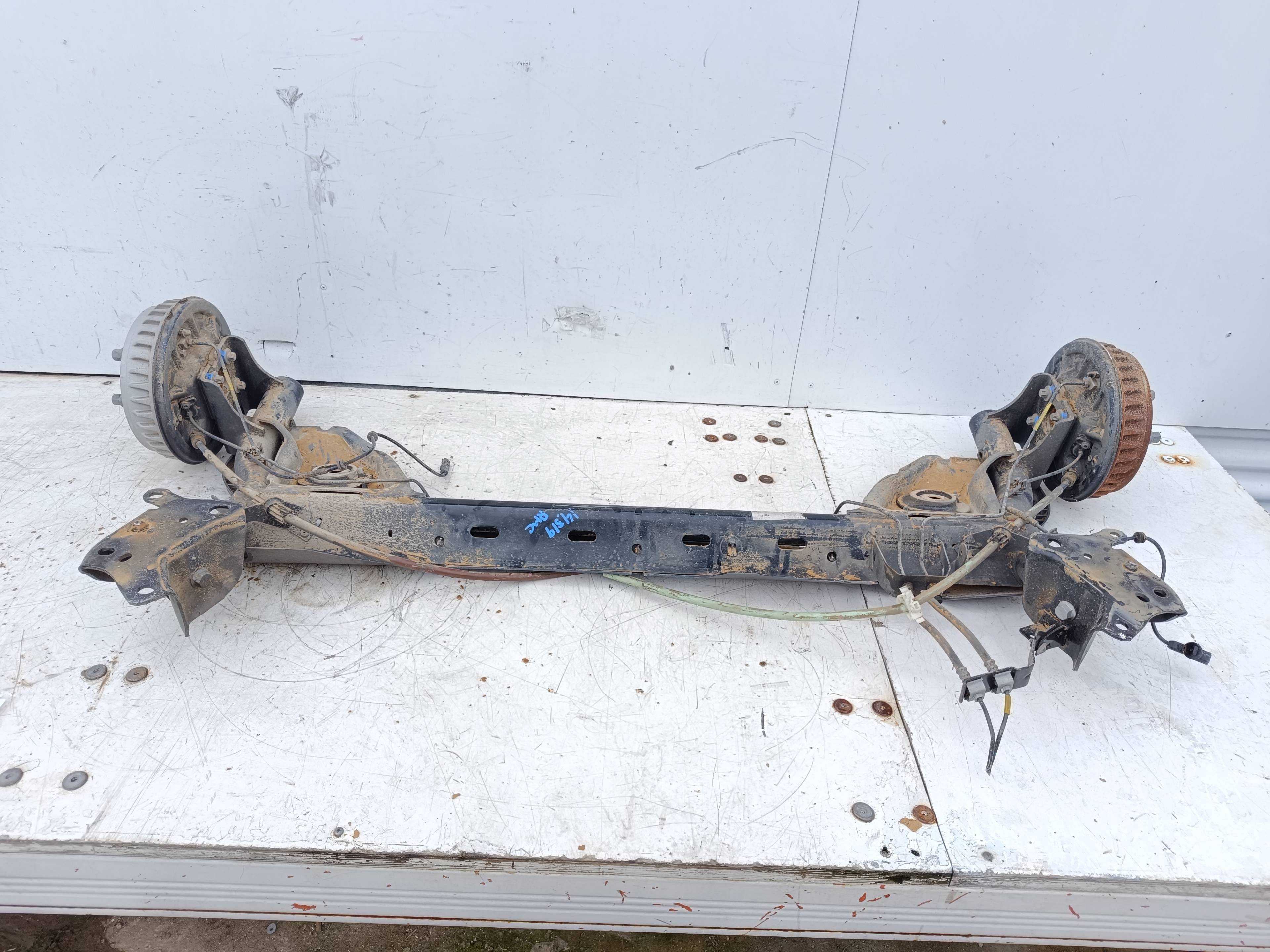 Recambio de puente trasero para renault clio iv grandtour dynamique referencia OEM IAM   