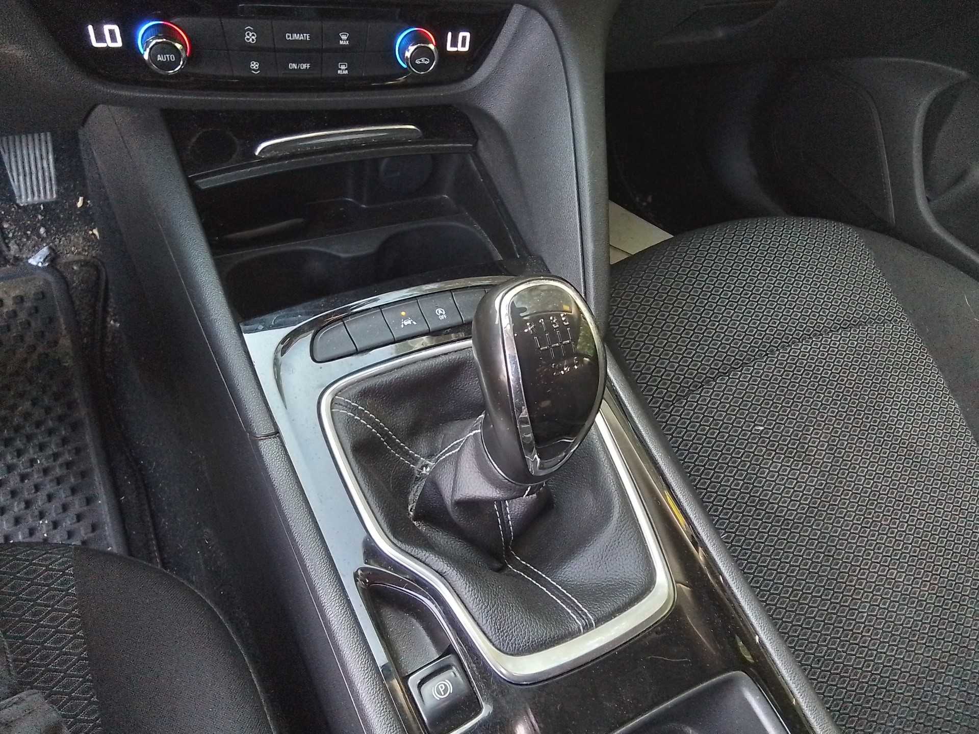 Recambio de palanca cambio para opel insignia grand sport 1.6 cdti dpf referencia OEM IAM   