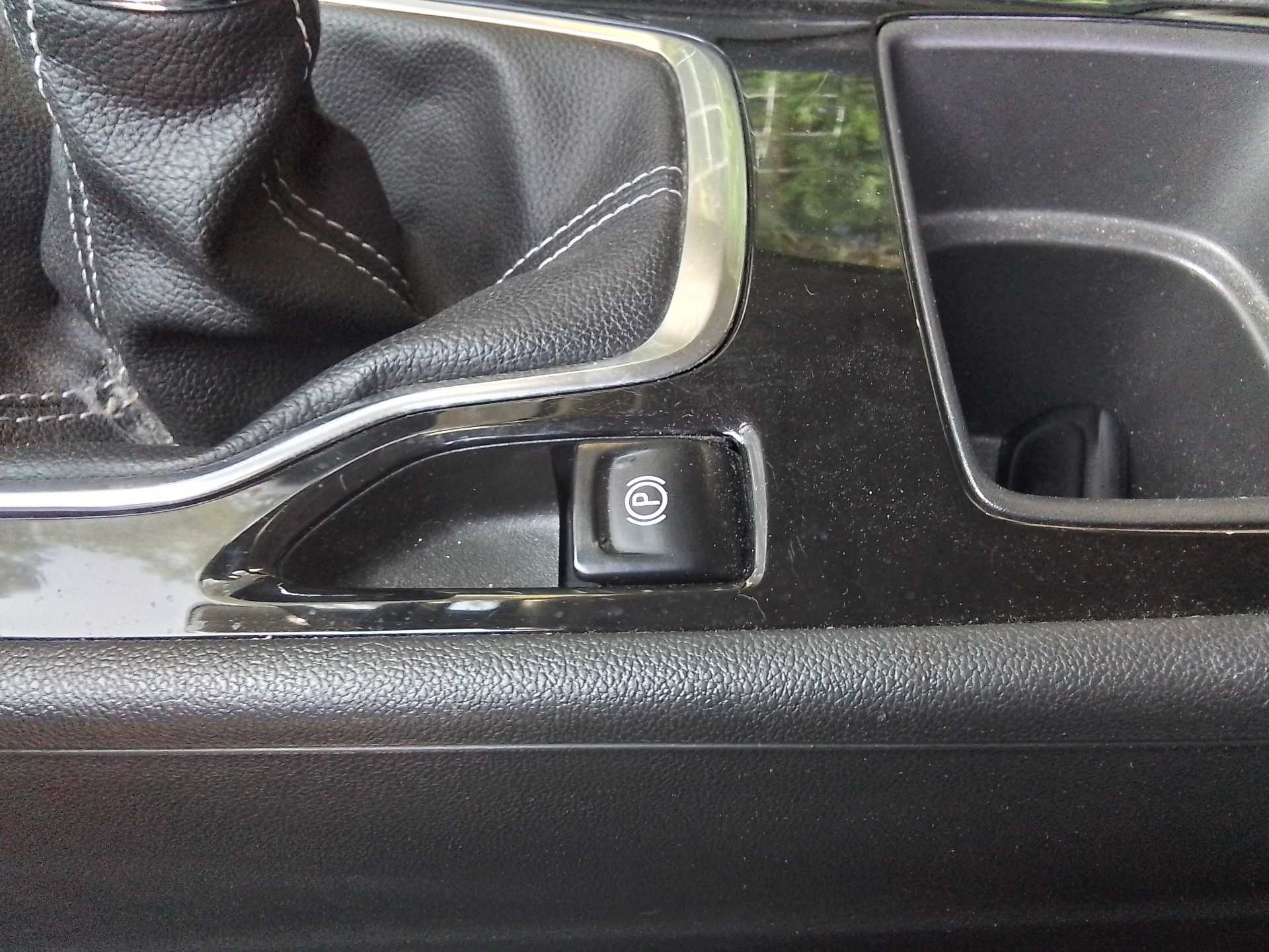 Recambio de palanca freno para opel insignia grand sport 1.6 cdti dpf referencia OEM IAM   
