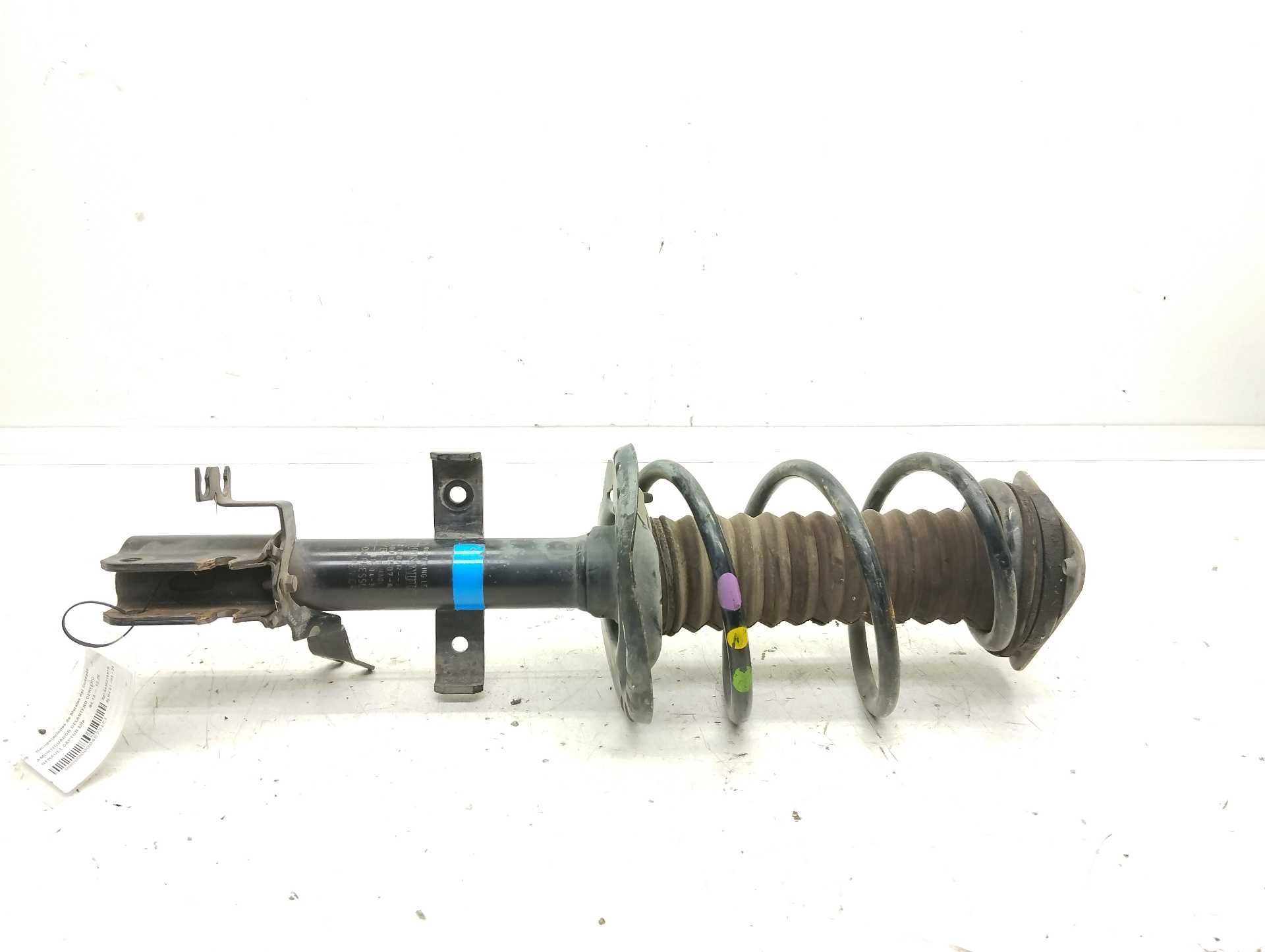 Recambio de amortiguador delantero derecho para renault captur life referencia OEM IAM 543021687R  