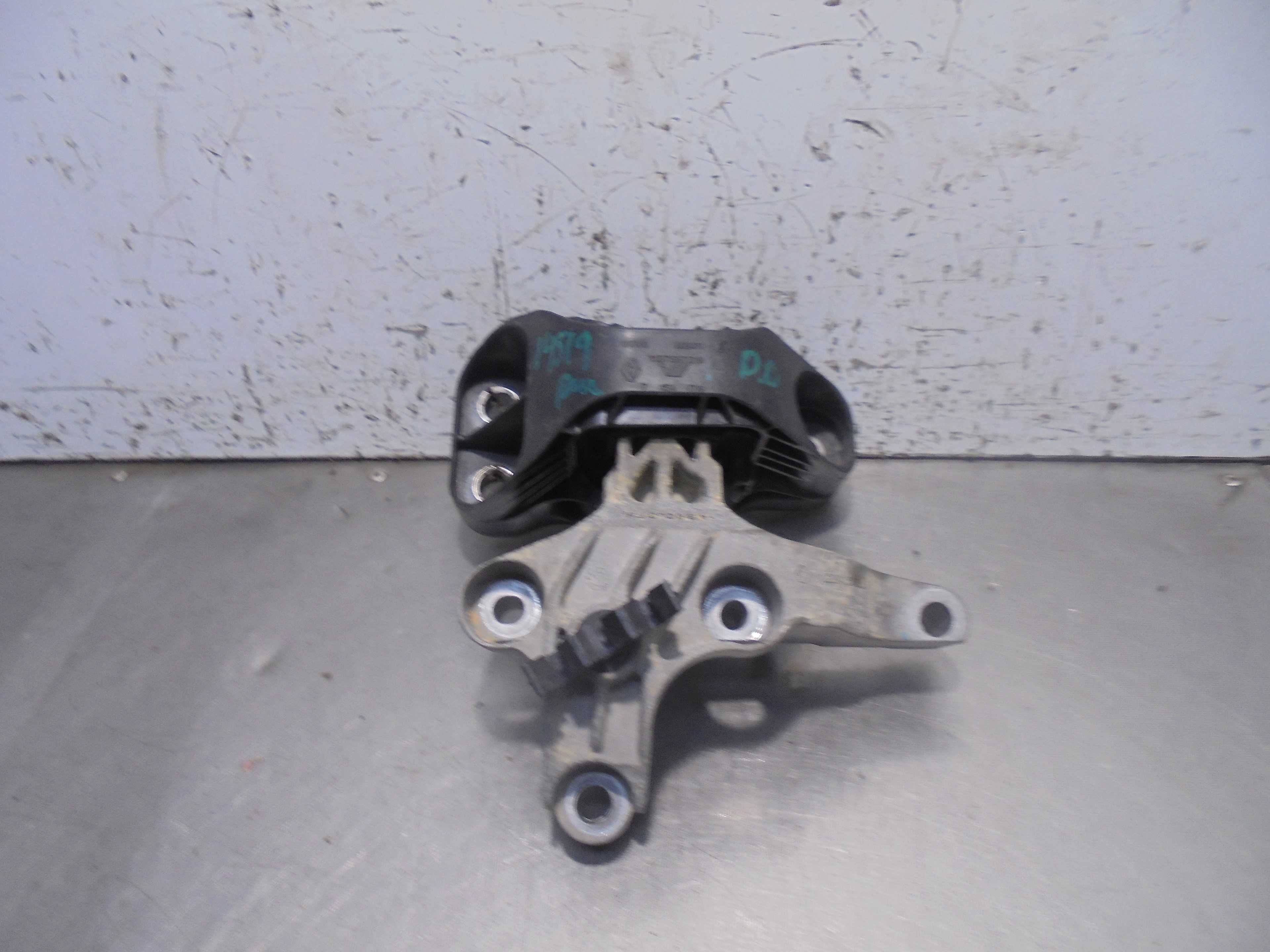 Recambio de soporte motor derecho para renault clio iv grandtour dynamique referencia OEM IAM 113756731R  