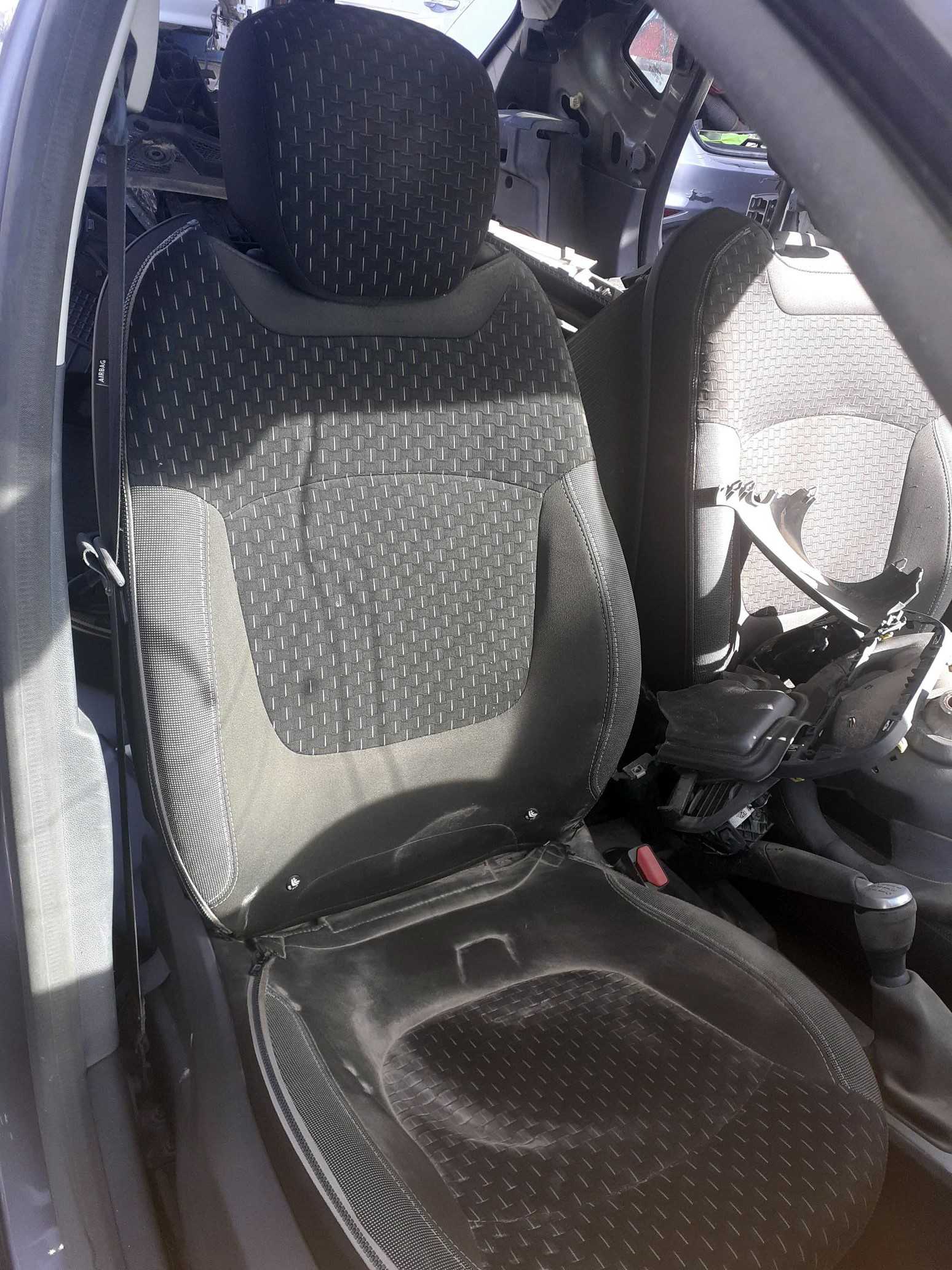 Recambio de asiento delantero derecho para renault captur life referencia OEM IAM   