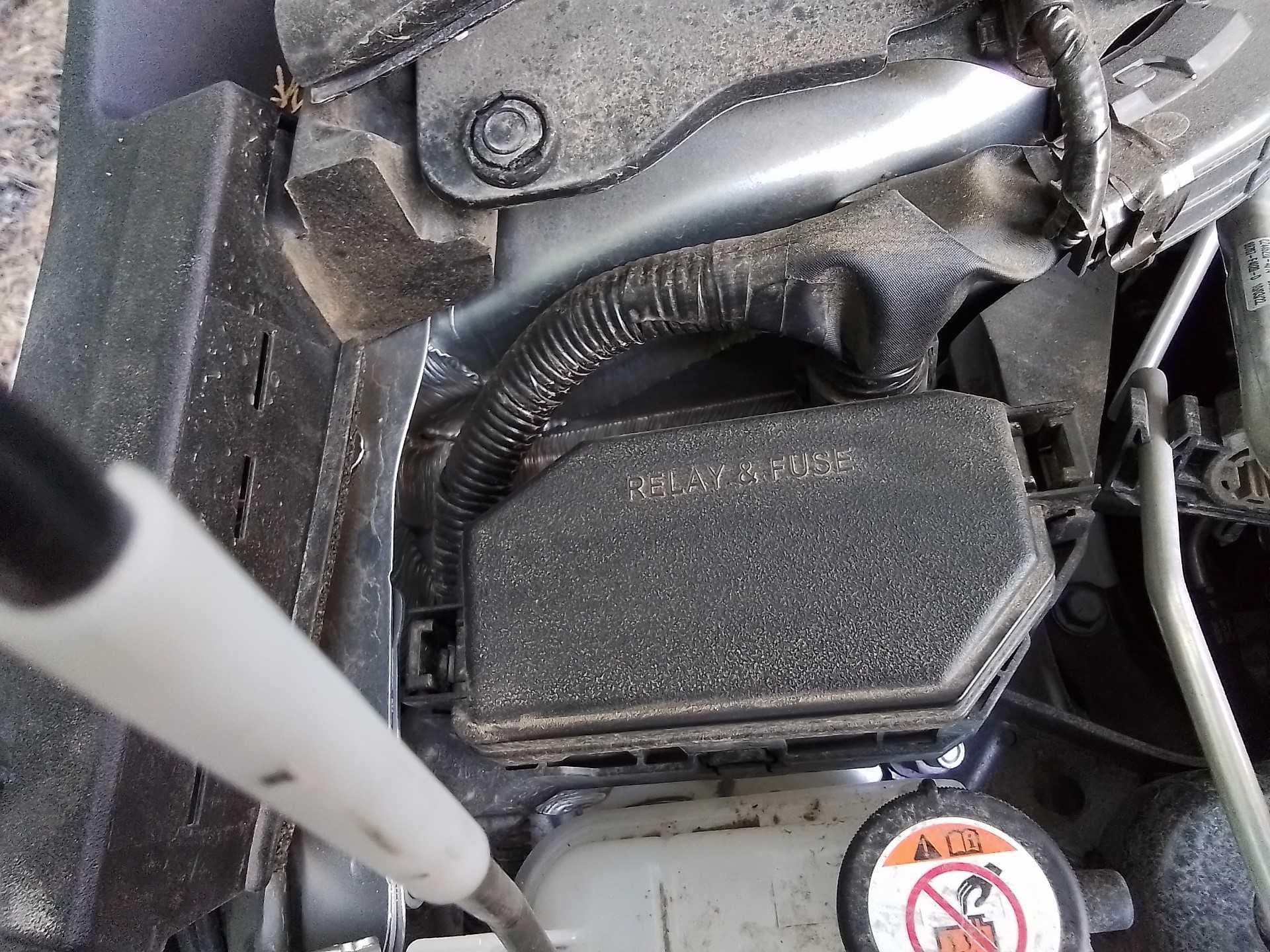 Recambio de caja reles / fusibles para toyota corolla hybrid (e21) 1.8 referencia OEM IAM   