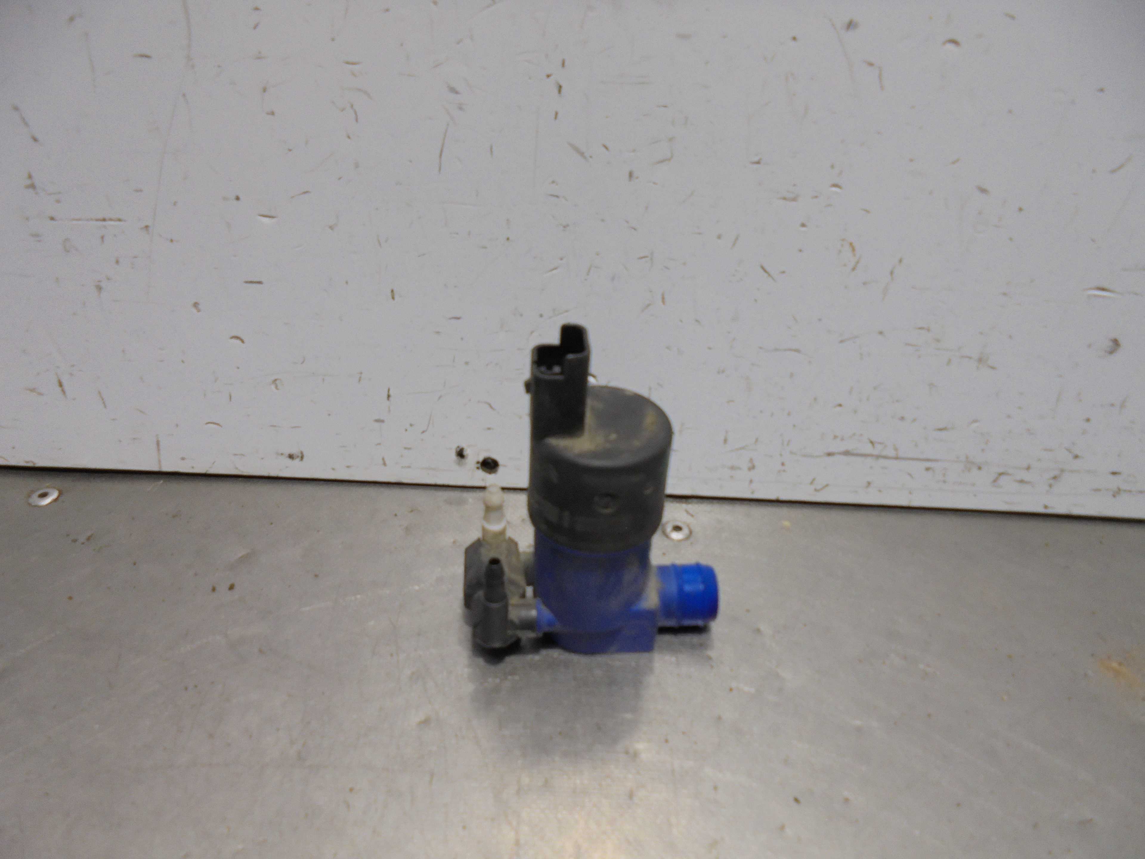 Recambio de bomba limpia para renault captur life referencia OEM IAM 9641553880  