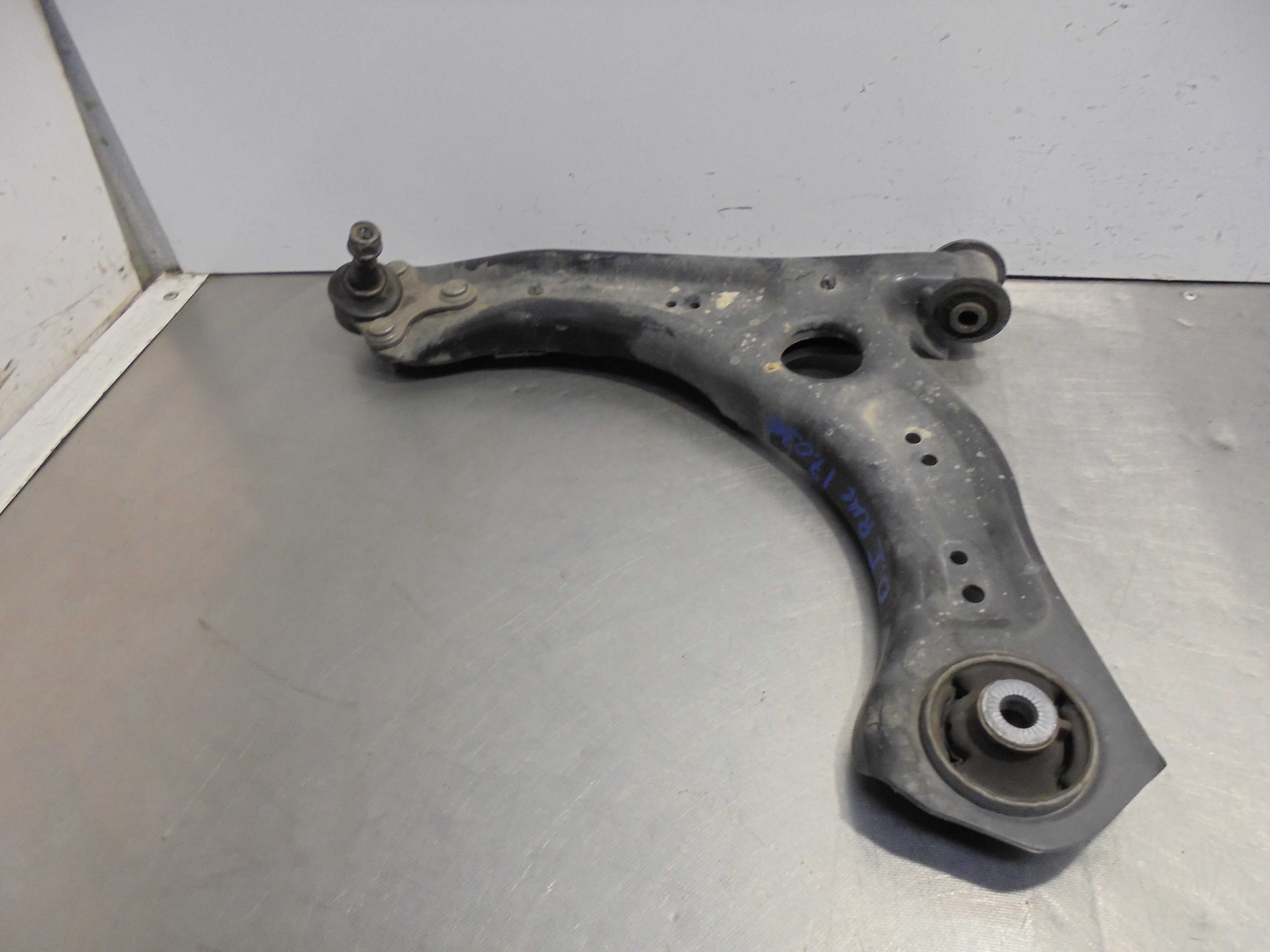 Recambio de brazo suspension inferior delantero izquierdo para skoda kamiq (nw4) active referencia OEM IAM   