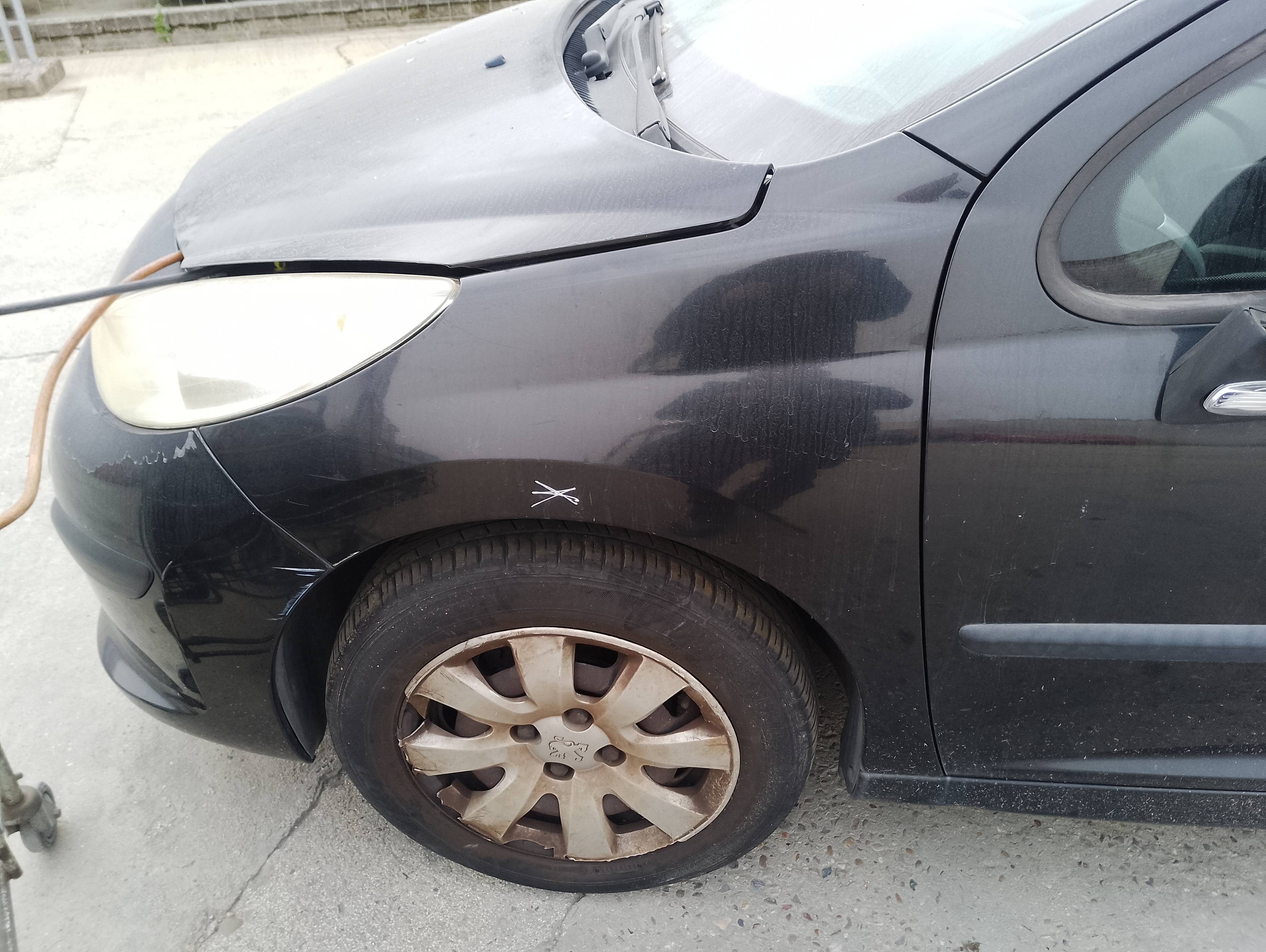 Recambio de aleta delantera izquierda para peugeot 207 confort referencia OEM IAM   