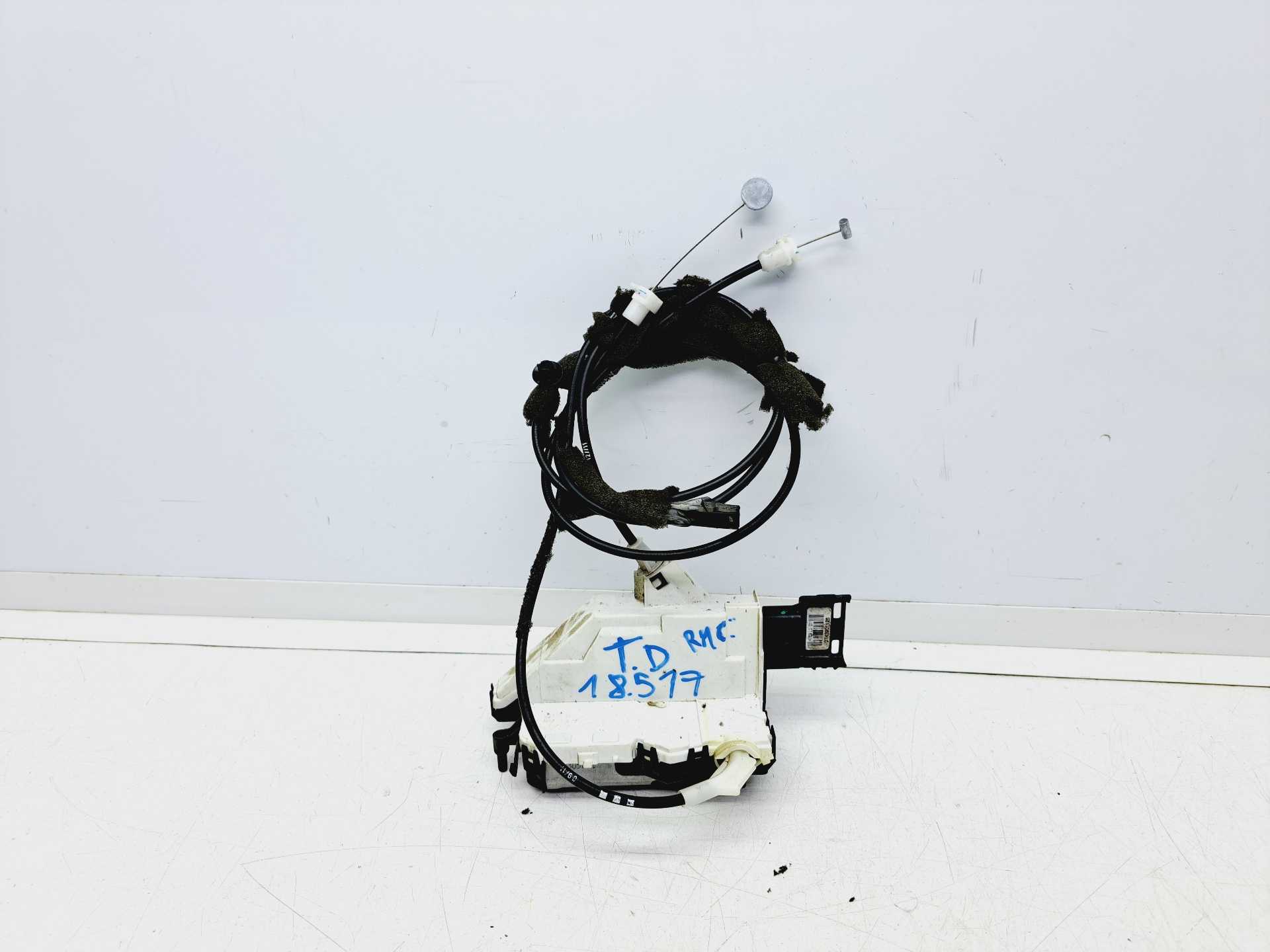 Recambio de cerradura puerta lateral derecha para citroën berlingo 1.6 16v hdi referencia OEM IAM 828423  