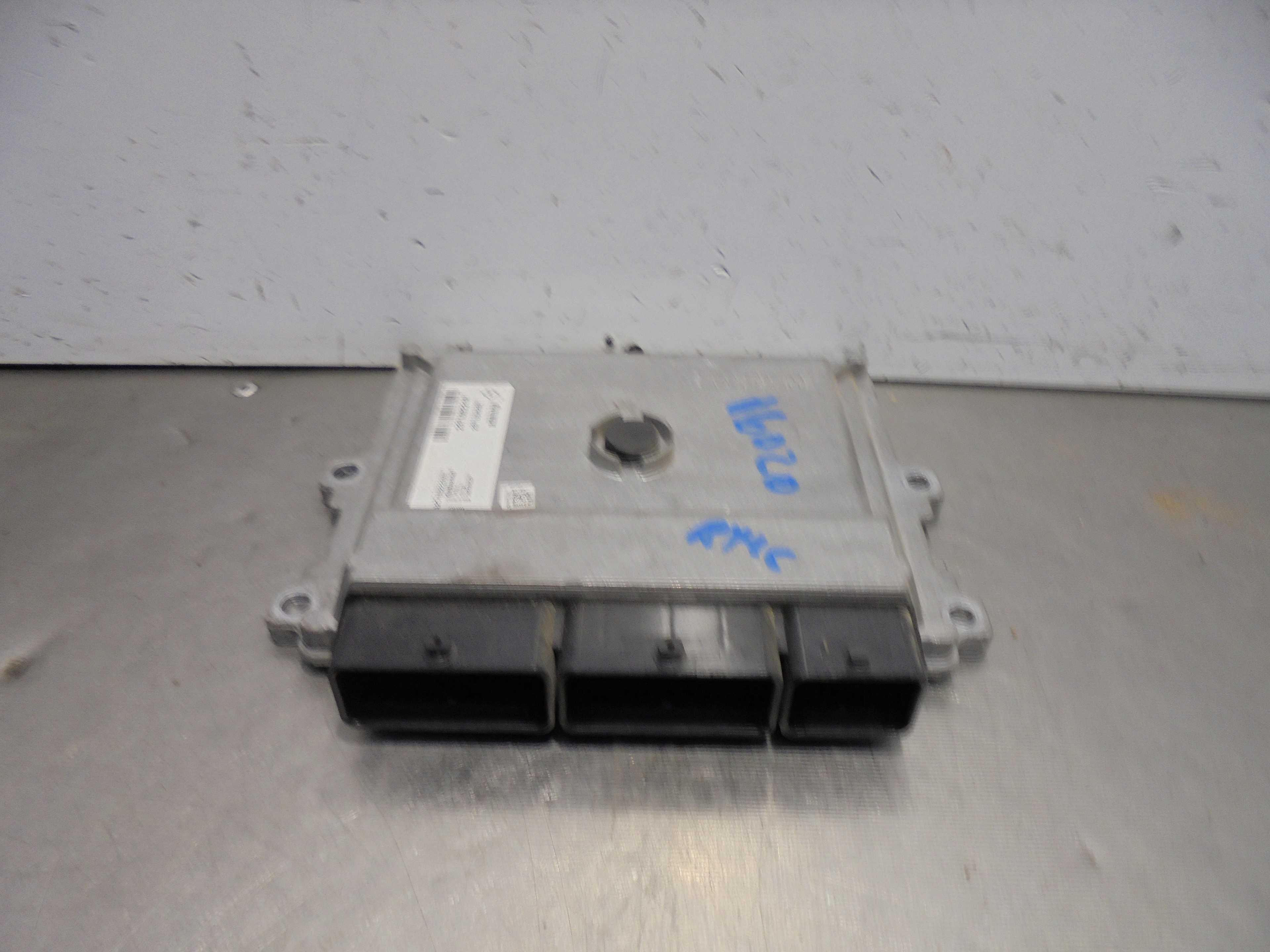 Recambio de centralita motor uce para renault captur life referencia OEM IAM 237109221R CONTINENTAL 