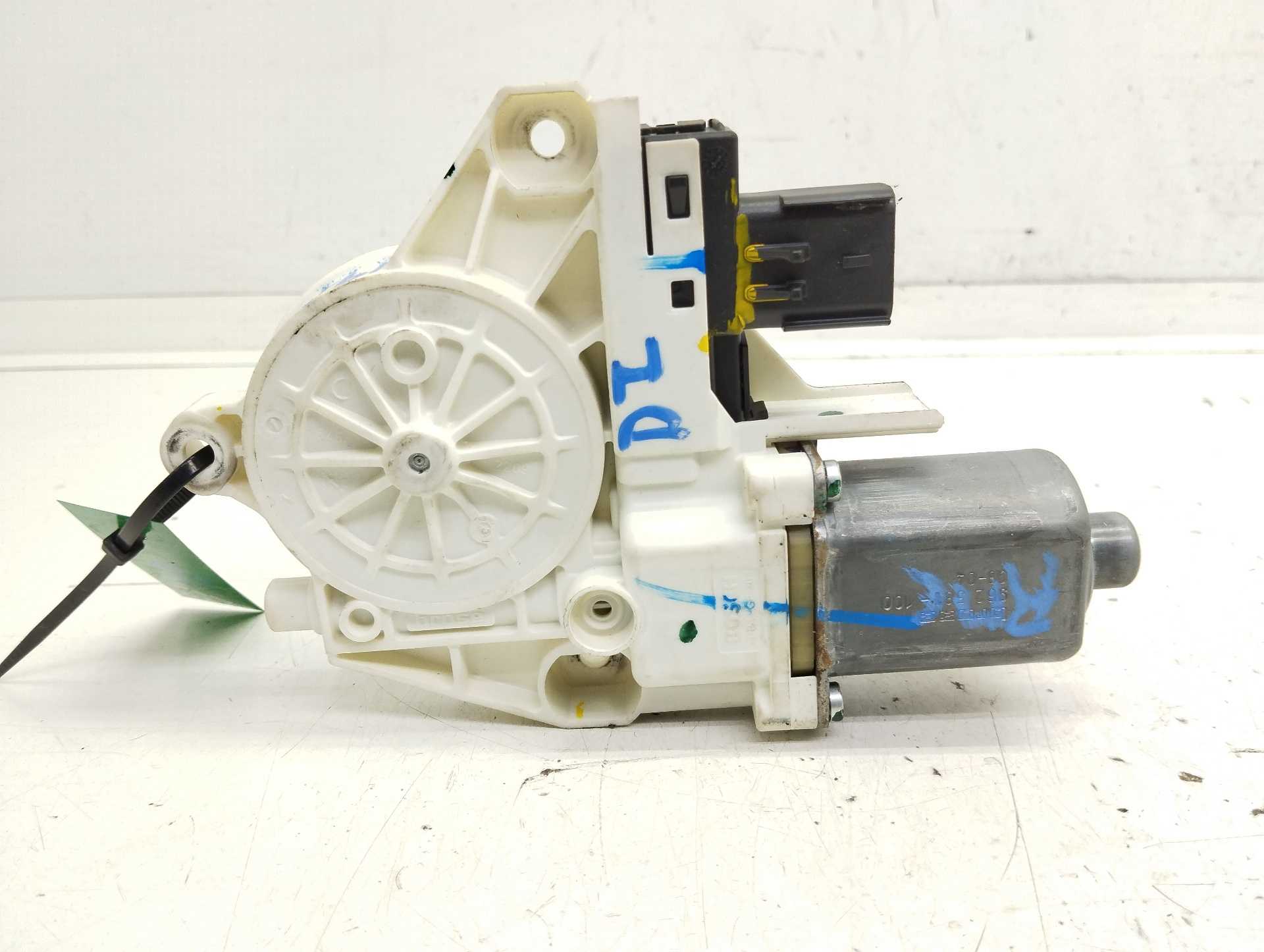 Recambio de motor elevalunas delantero izquierdo para dodge journey se referencia OEM IAM 962581100 0130822473 BOSCH