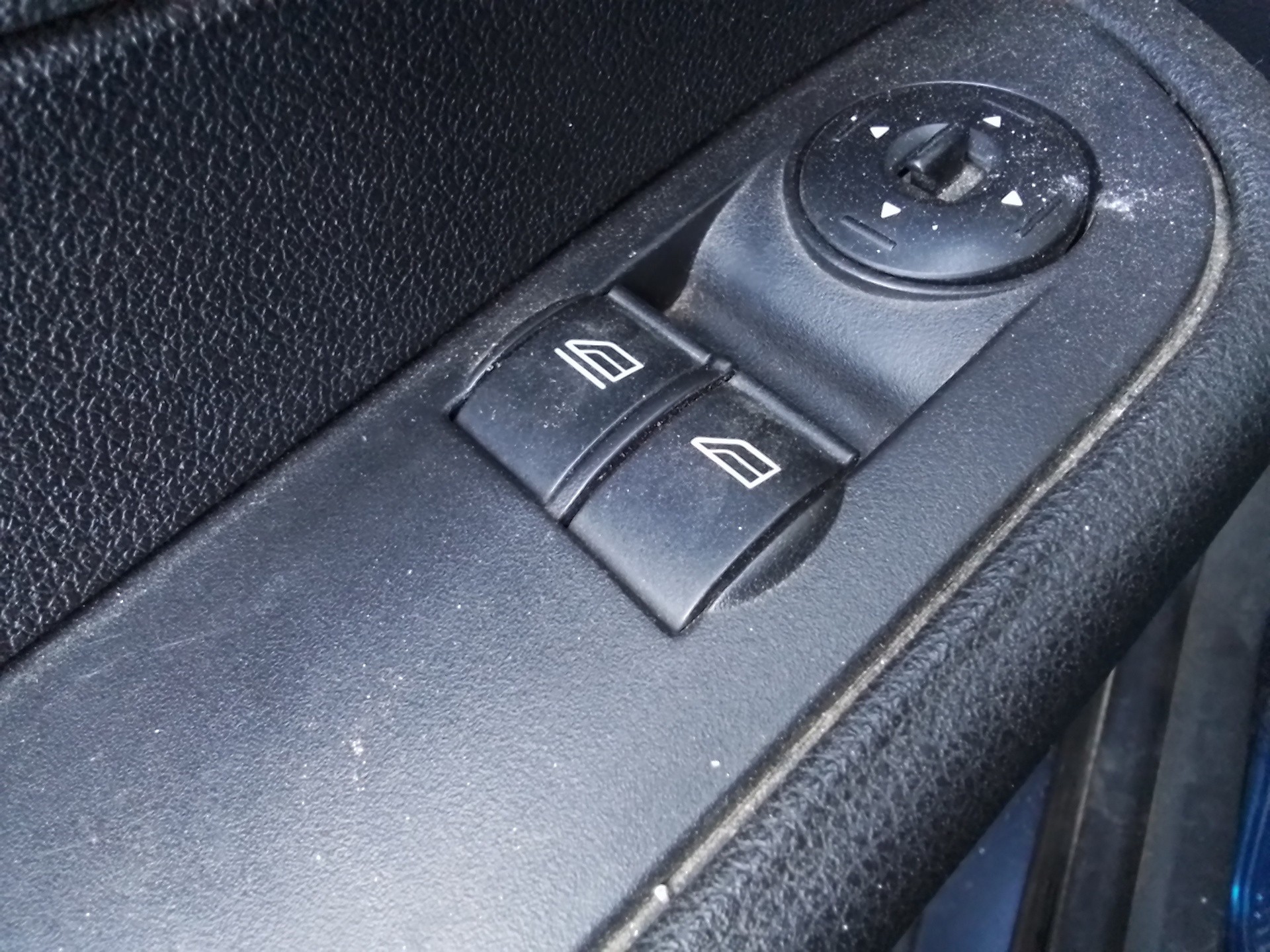 Recambio de mando elevalunas delantero izquierdo para ford focus berlina (cap) ghia referencia OEM IAM   