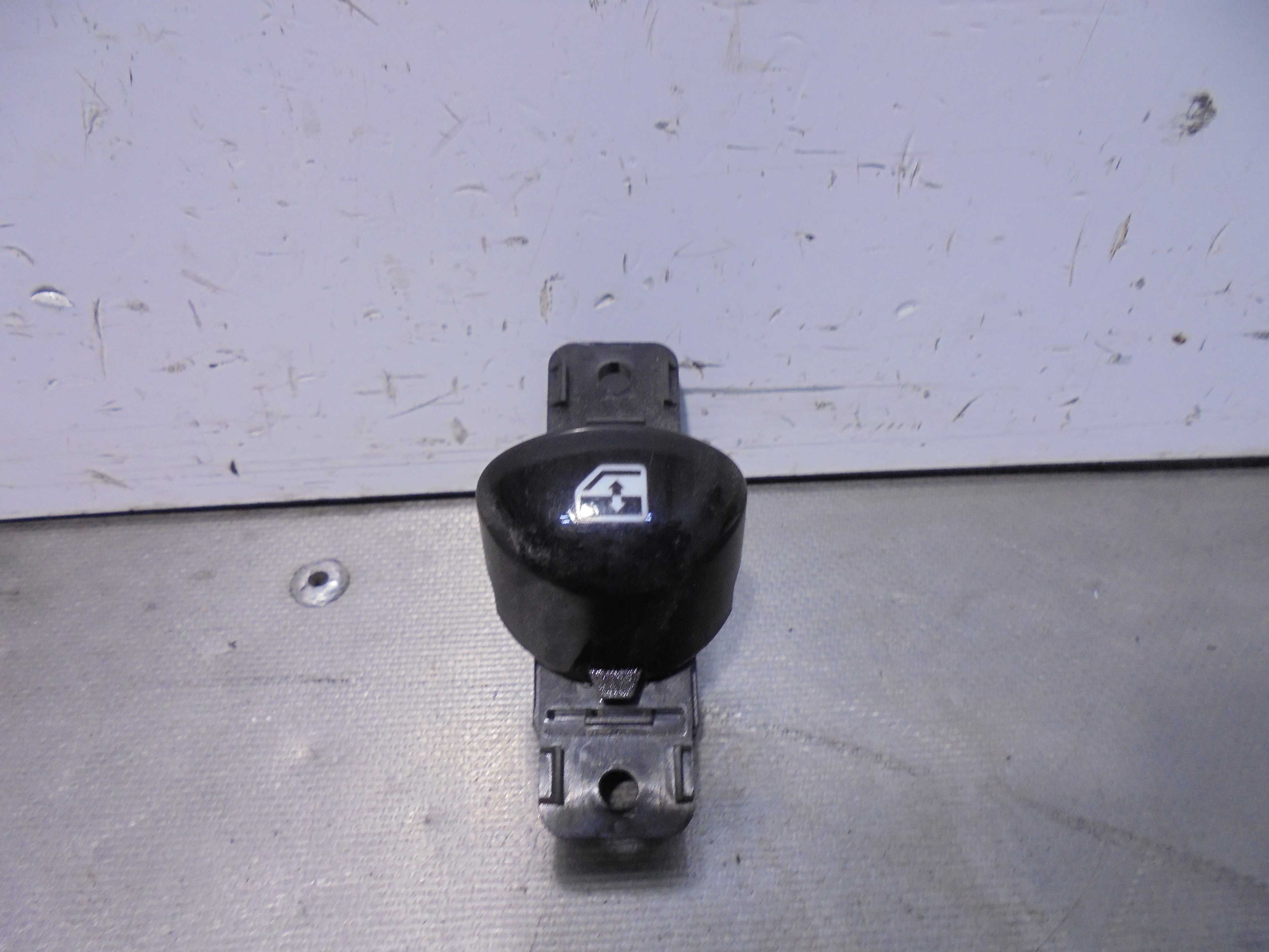 Recambio de mando elevalunas delantero izquierdo para fiat nuova 500 (150) blackjack referencia OEM IAM 07356294040  
