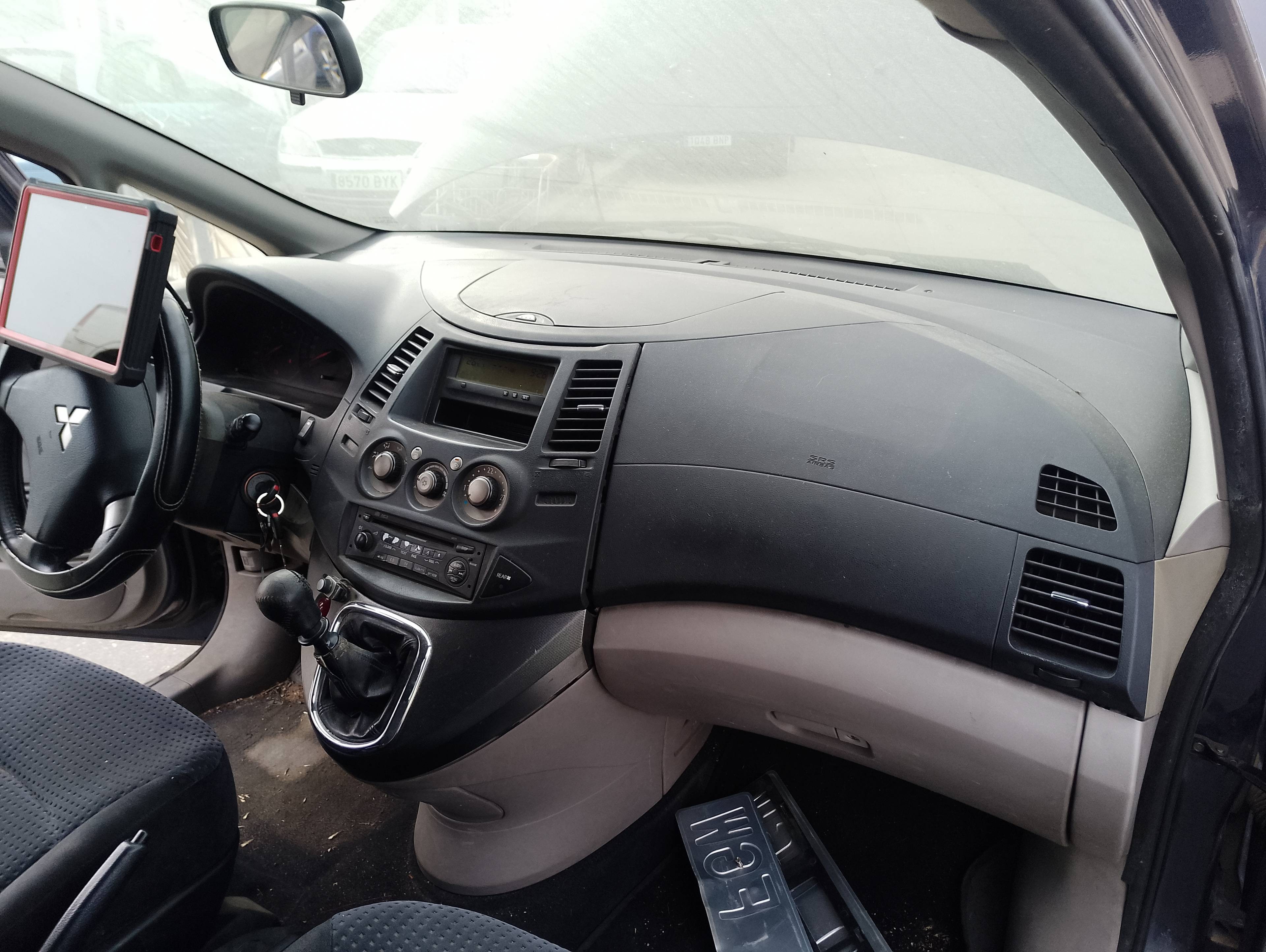 Recambio de salpicadero para mitsubishi grandis (na0w) 2.0 di-d inform referencia OEM IAM   