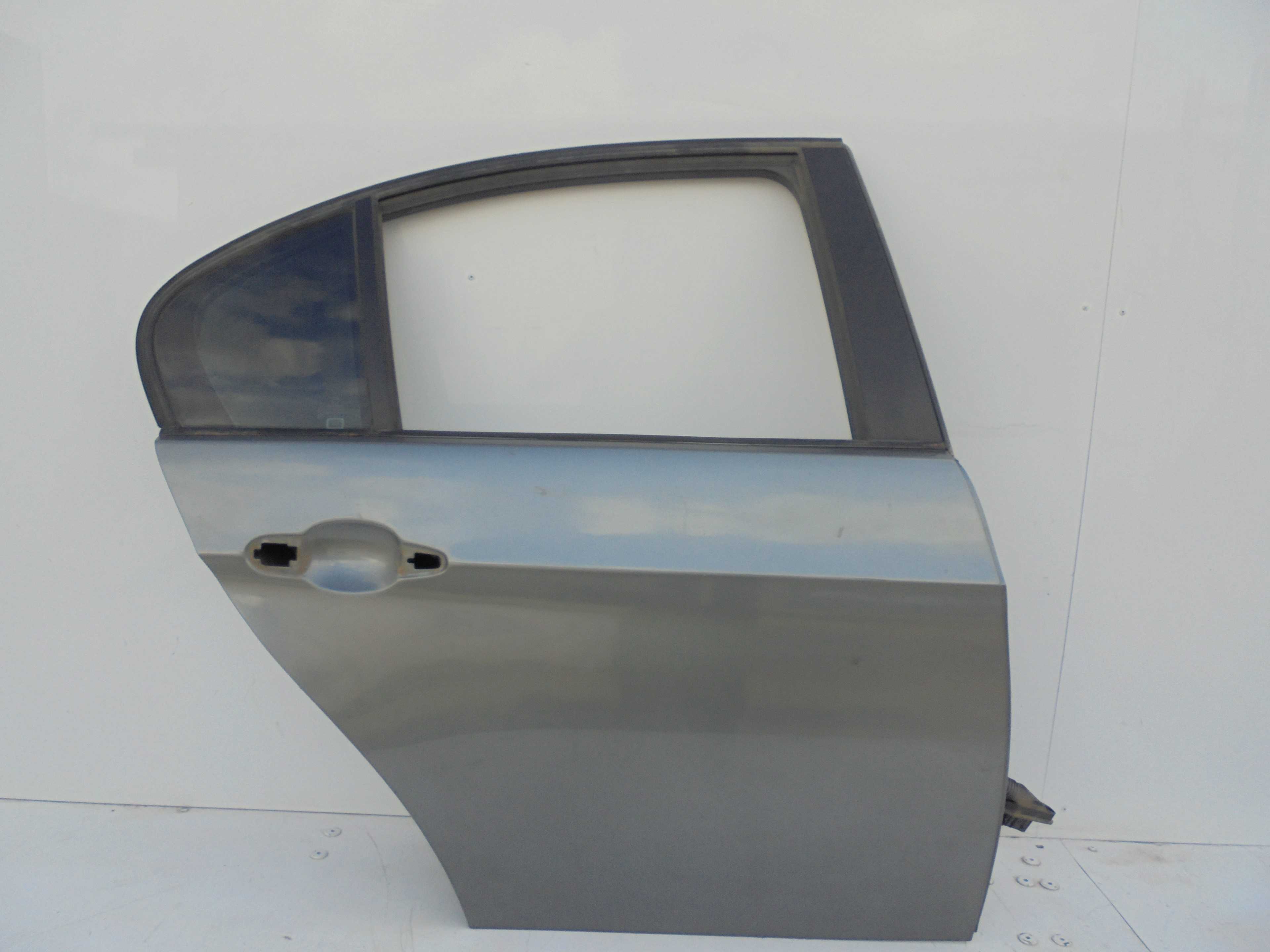 Recambio de puerta trasera derecha para bmw serie 3 berlina (e90) 320d efficientdynamics edition referencia OEM IAM   