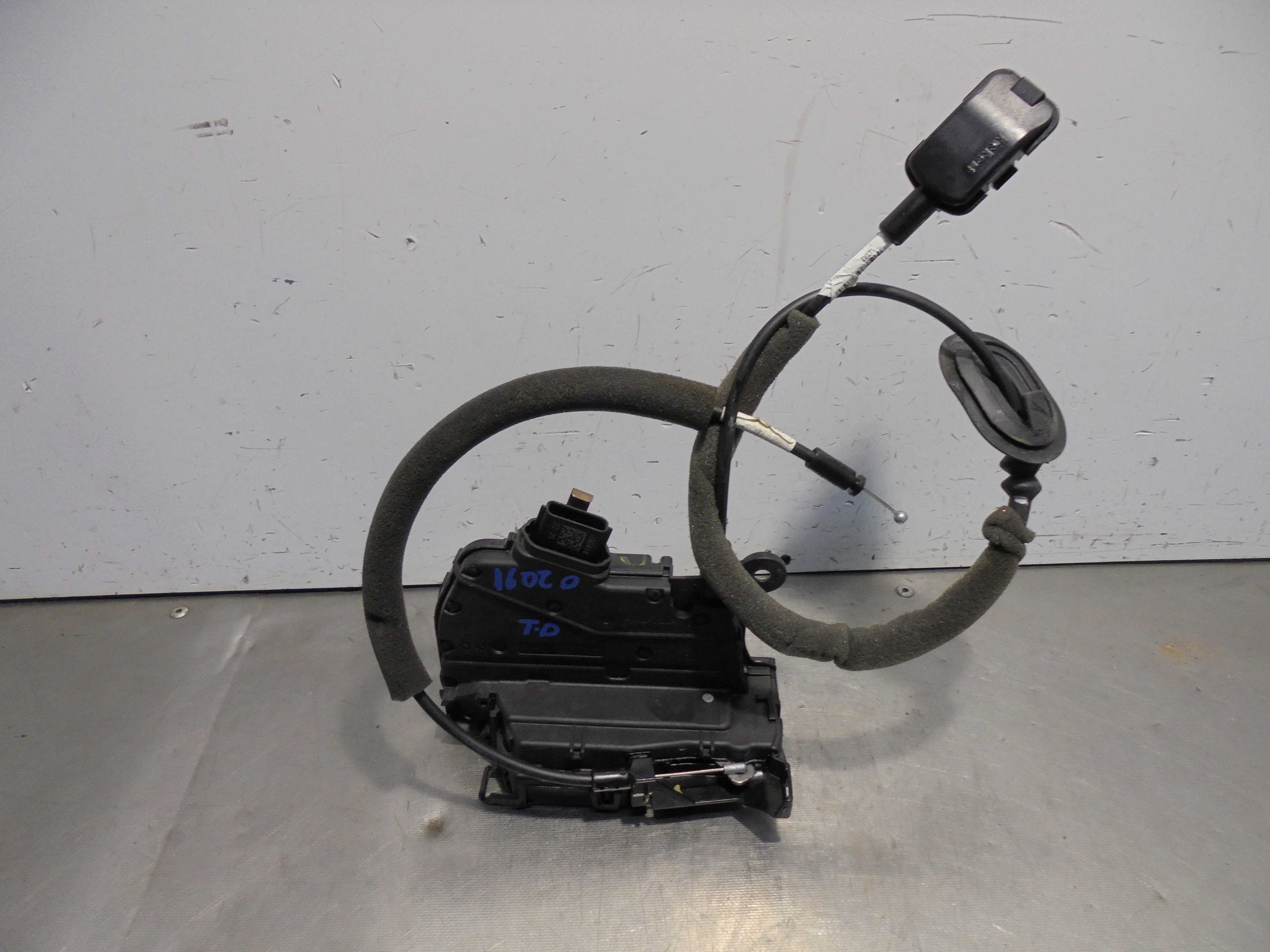 Recambio de cerradura puerta trasera derecha para renault captur life referencia OEM IAM 805027072R ELECTRICA 5 PUERTAS 