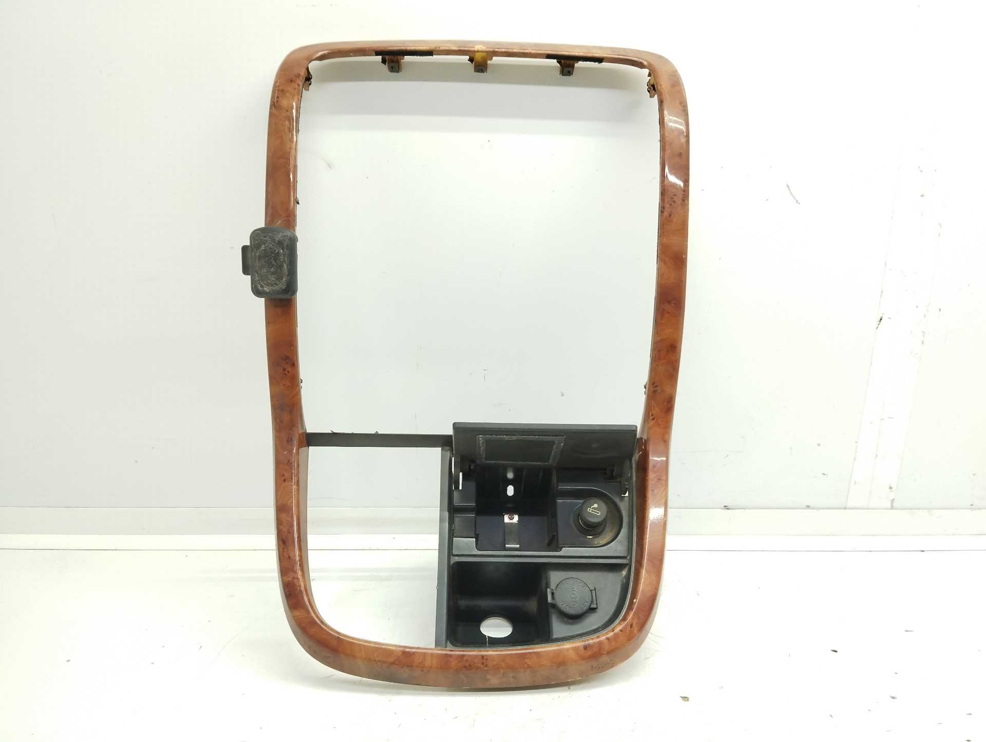 Recambio de embellecedor consola central para kia carnival ii 2.9 crdi lx referencia OEM IAM  0K54B64320AWQ 