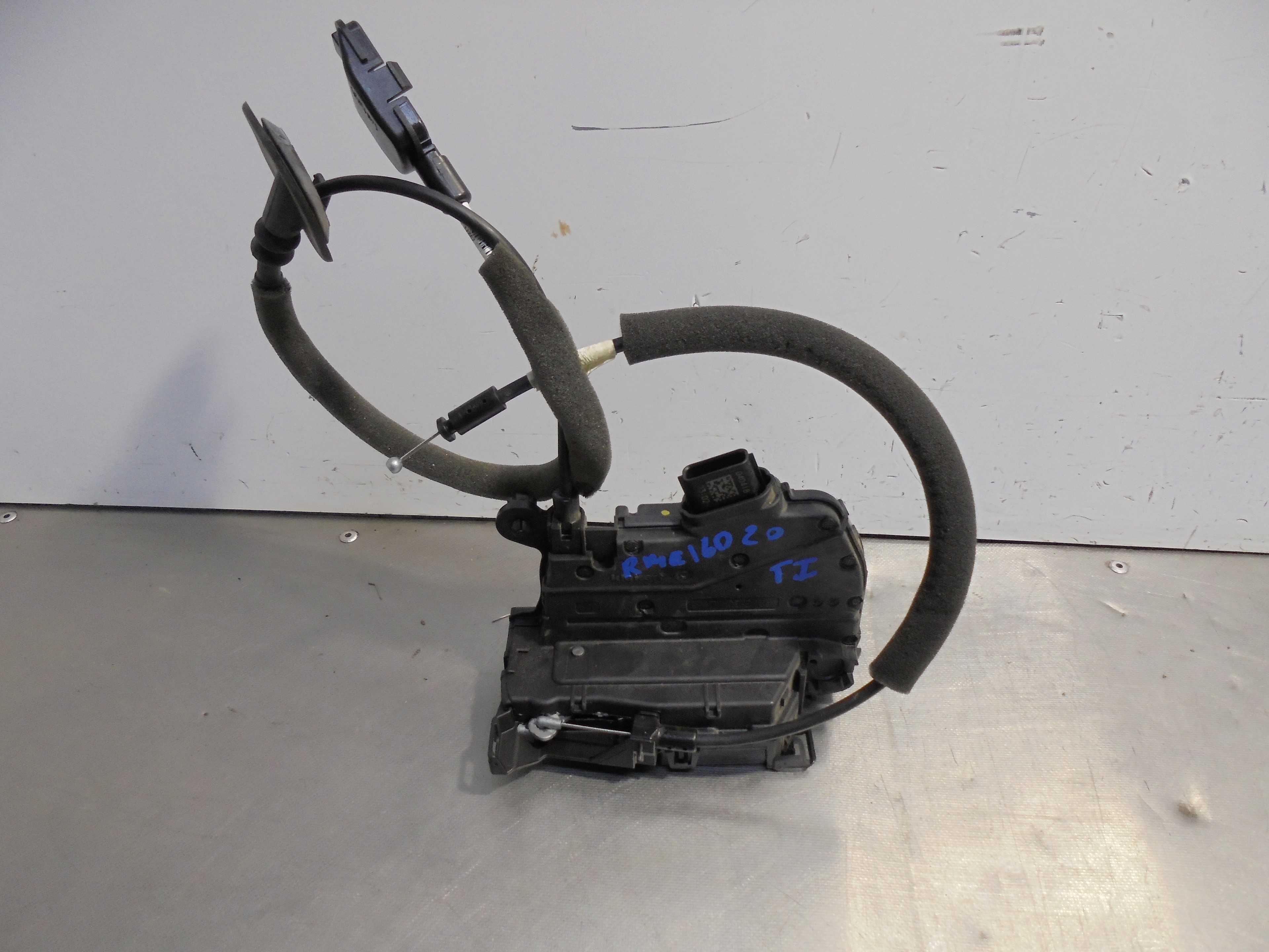 Recambio de cerradura puerta trasera izquierda para renault captur life referencia OEM IAM 805034742R ELECTRICA 5 PUERTAS 
