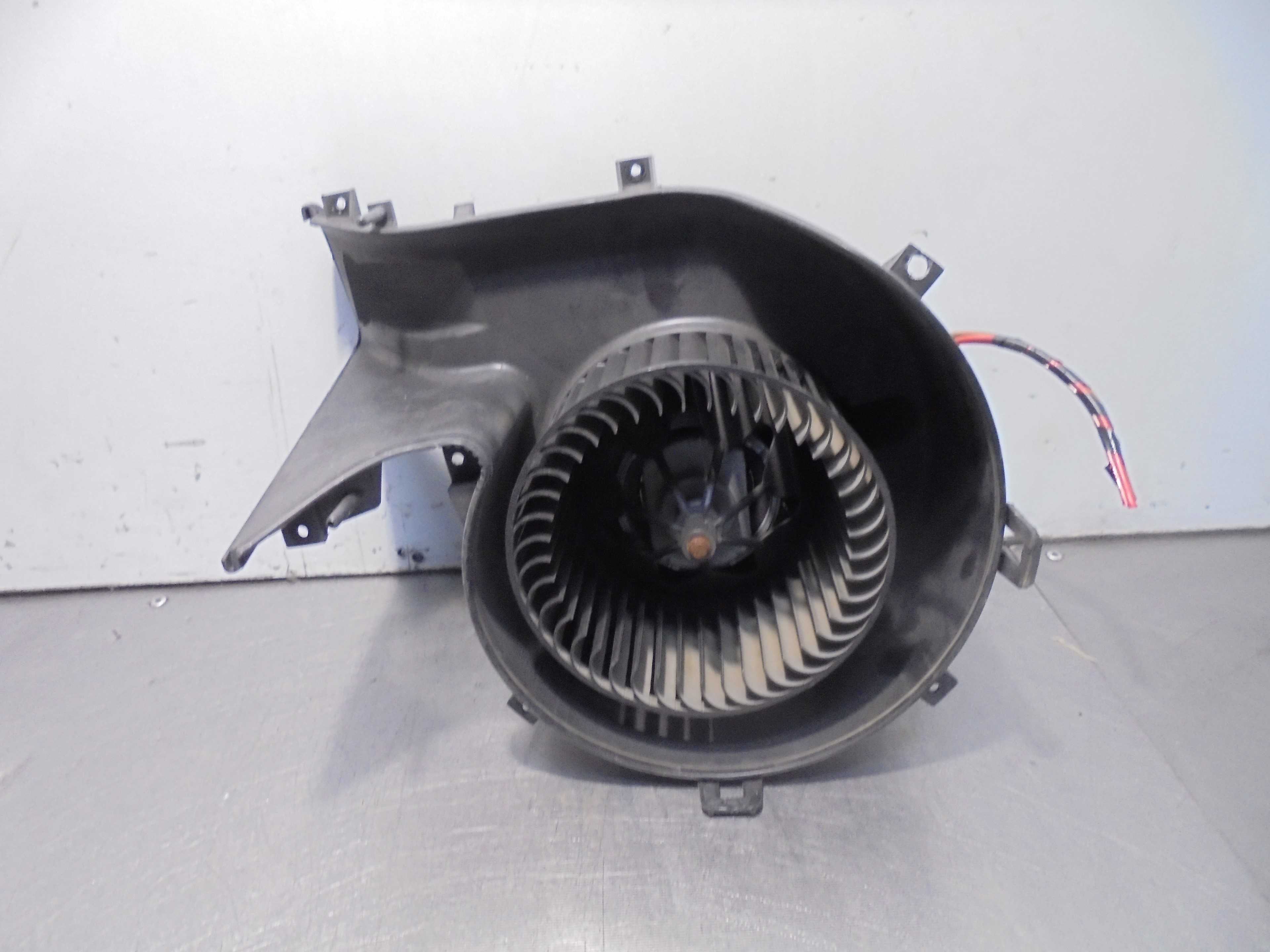 Recambio de motor calefaccion para kia carnival ii 2.9 cdri ex referencia OEM IAM 006962R VALEO 
