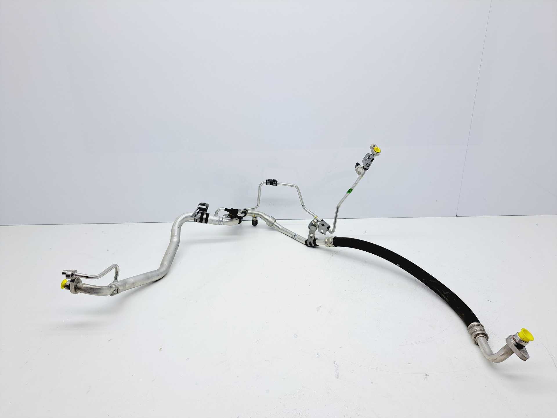 Recambio de tubos aire acondicionado para renault clio v edition one referencia OEM IAM 924540725R  