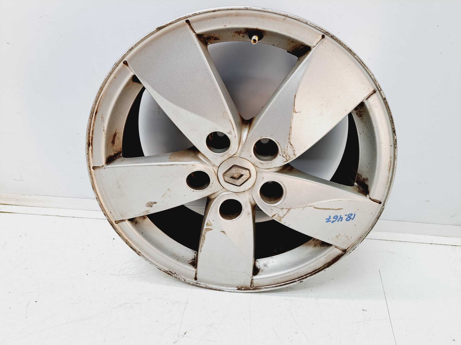 Recambio de llanta para renault megane iii sport tourer business referencia OEM IAM 403000048R R16 