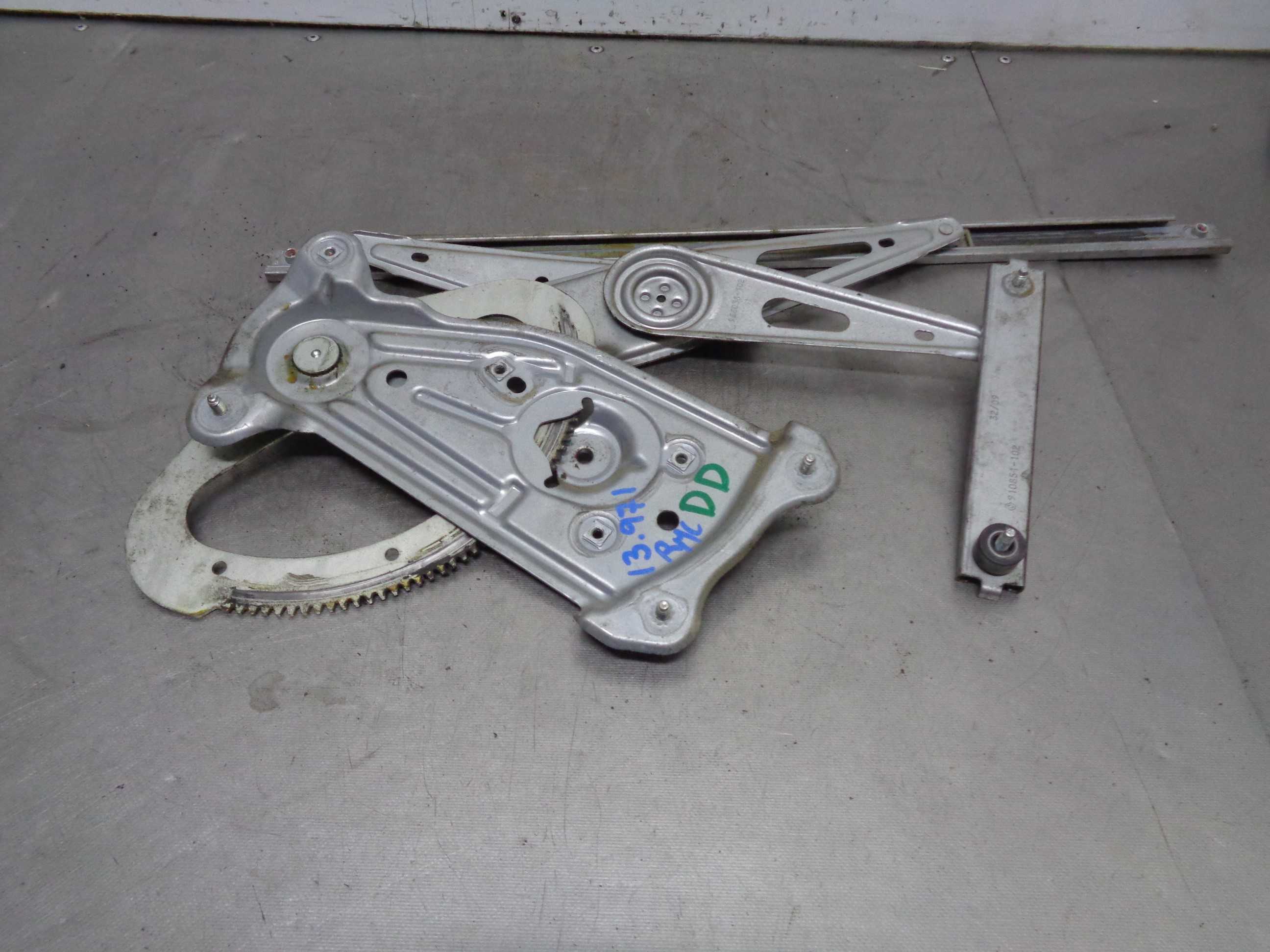 Recambio de elevalunas delantero derecho para renault megane iii berlina 5 p dynamique referencia OEM IAM   