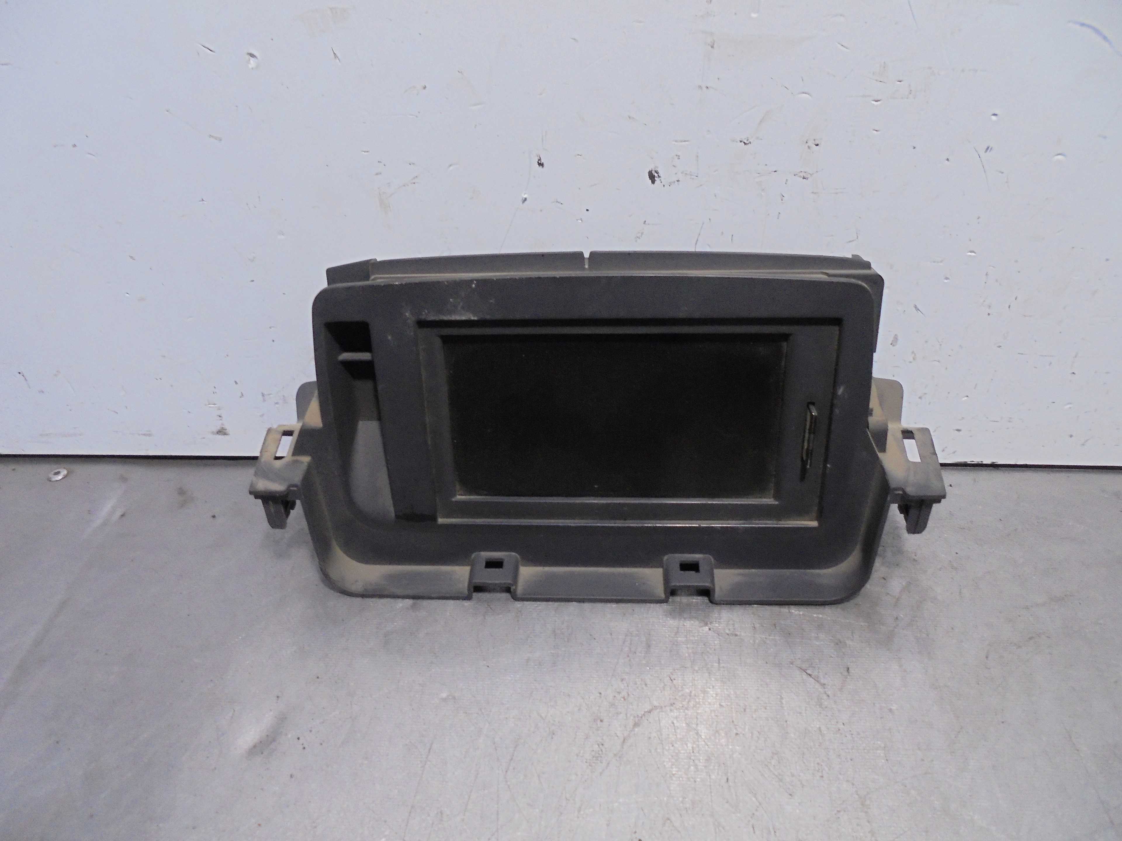 Recambio de pantalla multifuncion para renault megane iii berlina 5 p dynamique referencia OEM IAM 259153451R  