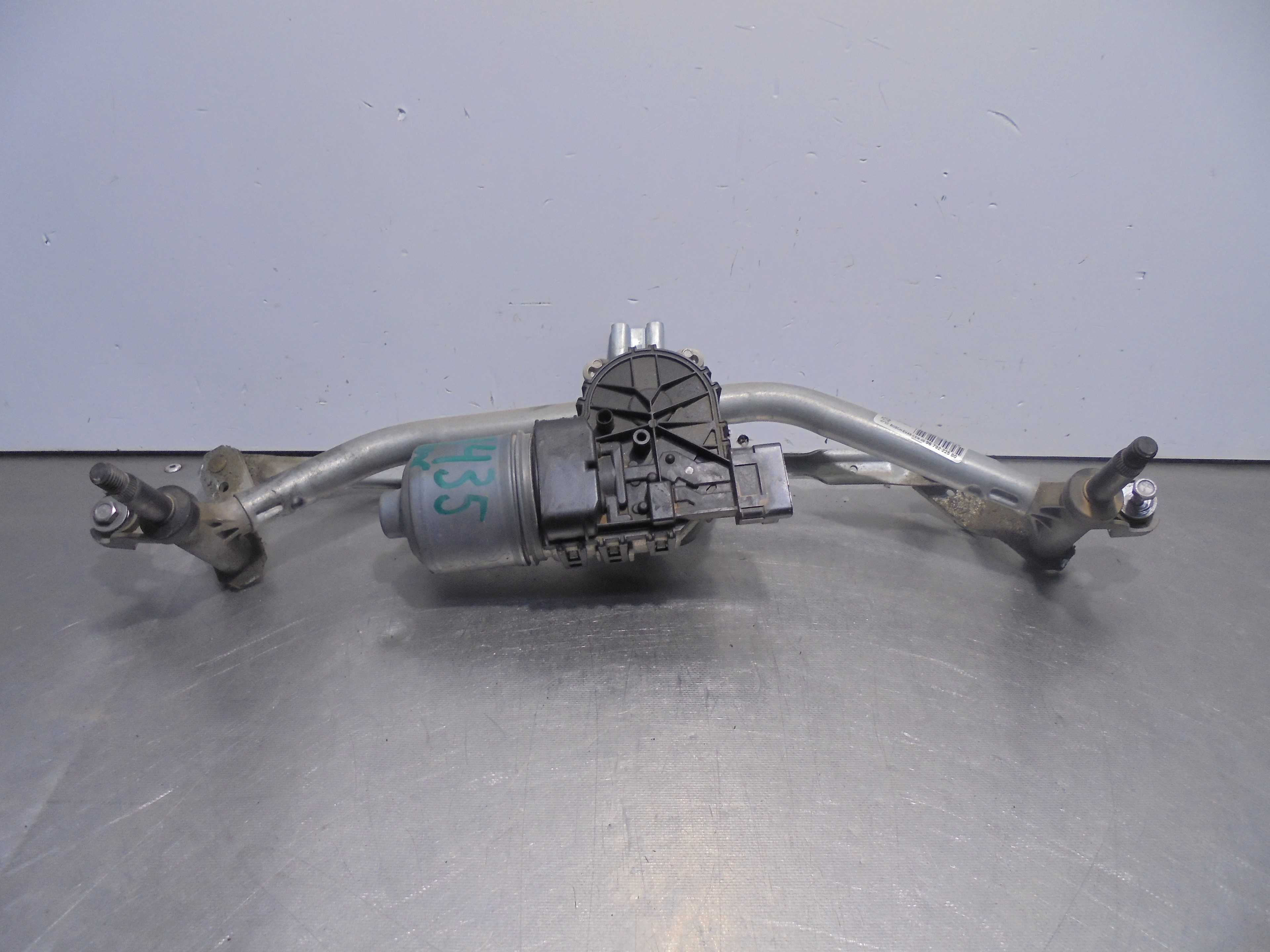 Recambio de motor limpia delantero para peugeot 208 1.6 16v hdi fap referencia OEM IAM 9673222580 BOSCH 0390241540