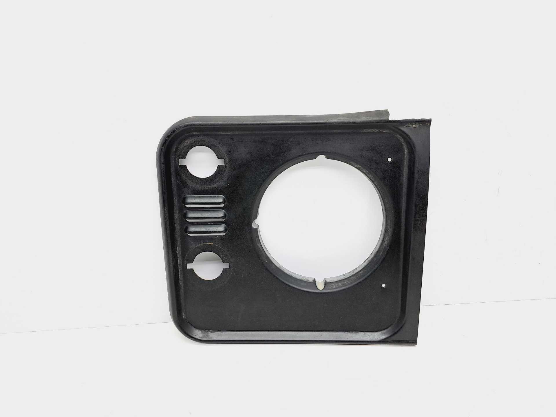 Recambio de embellecedor paragolpes delantero derecho para land rover defender (ld) 2.5 td5 referencia OEM IAM   