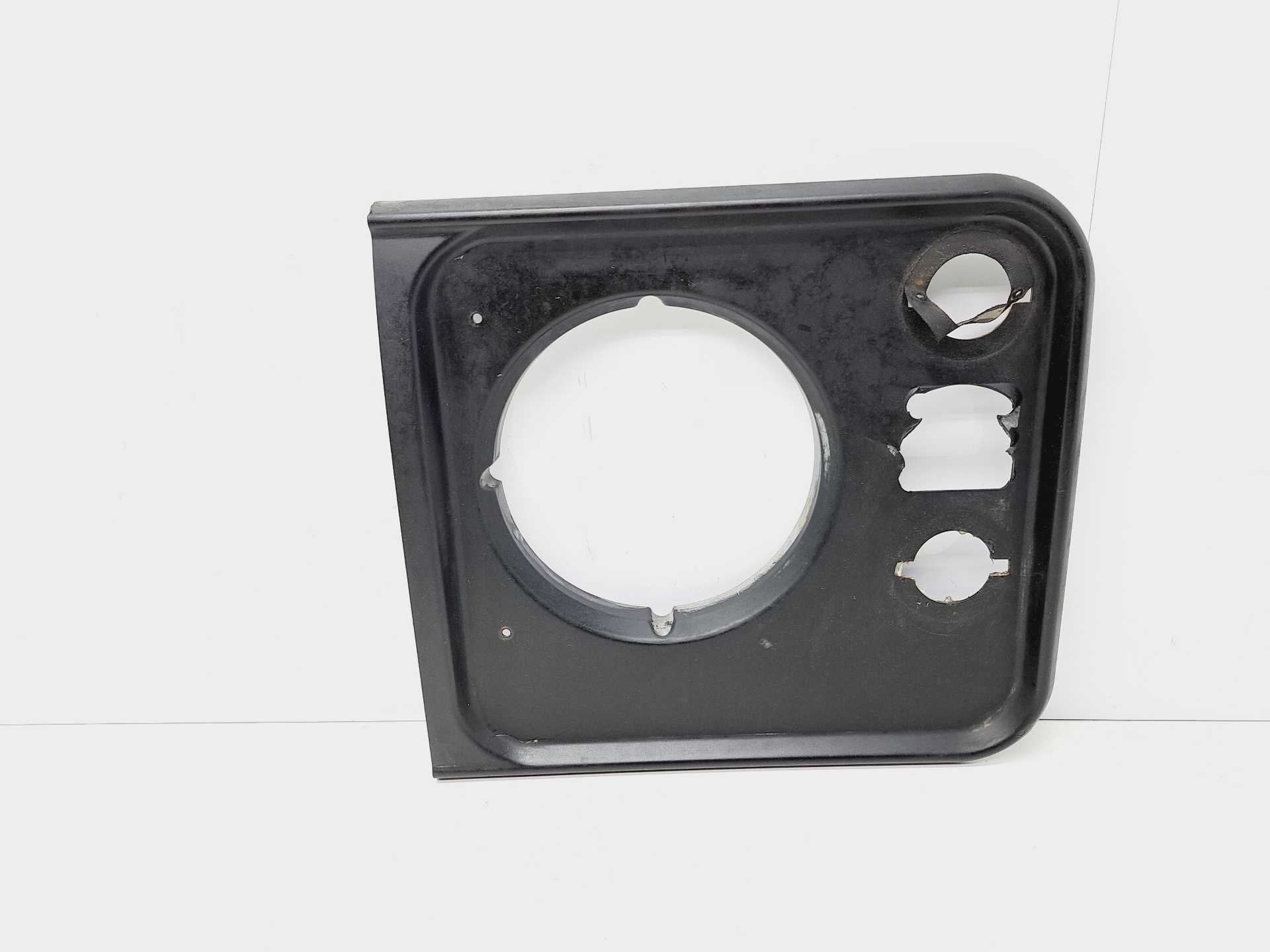 Recambio de embellecedor paragolpes delantero izquierdo para land rover defender (ld) 2.5 td5 referencia OEM IAM   