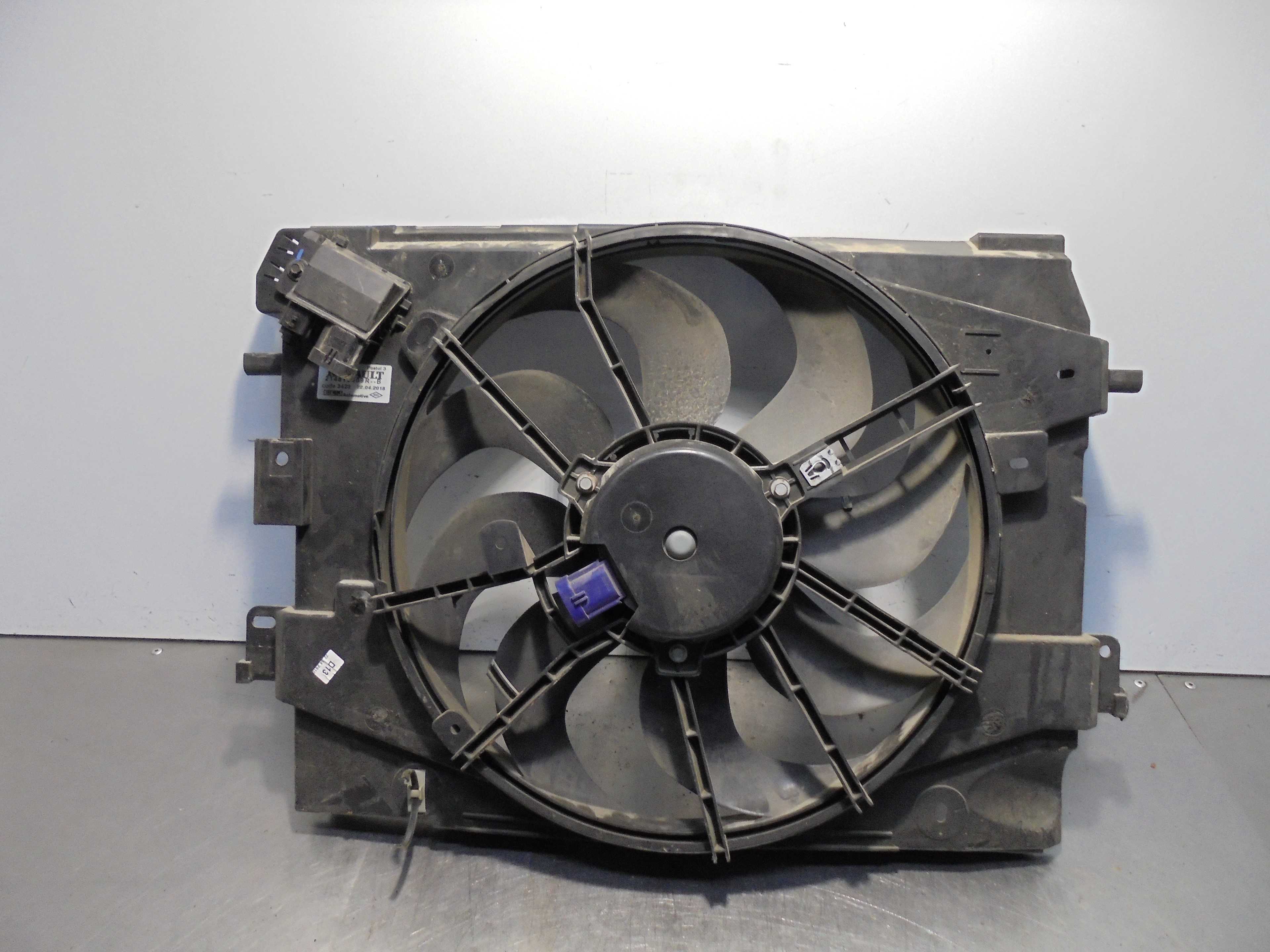 Recambio de electroventilador para renault captur life referencia OEM IAM 214818009R ELJ 