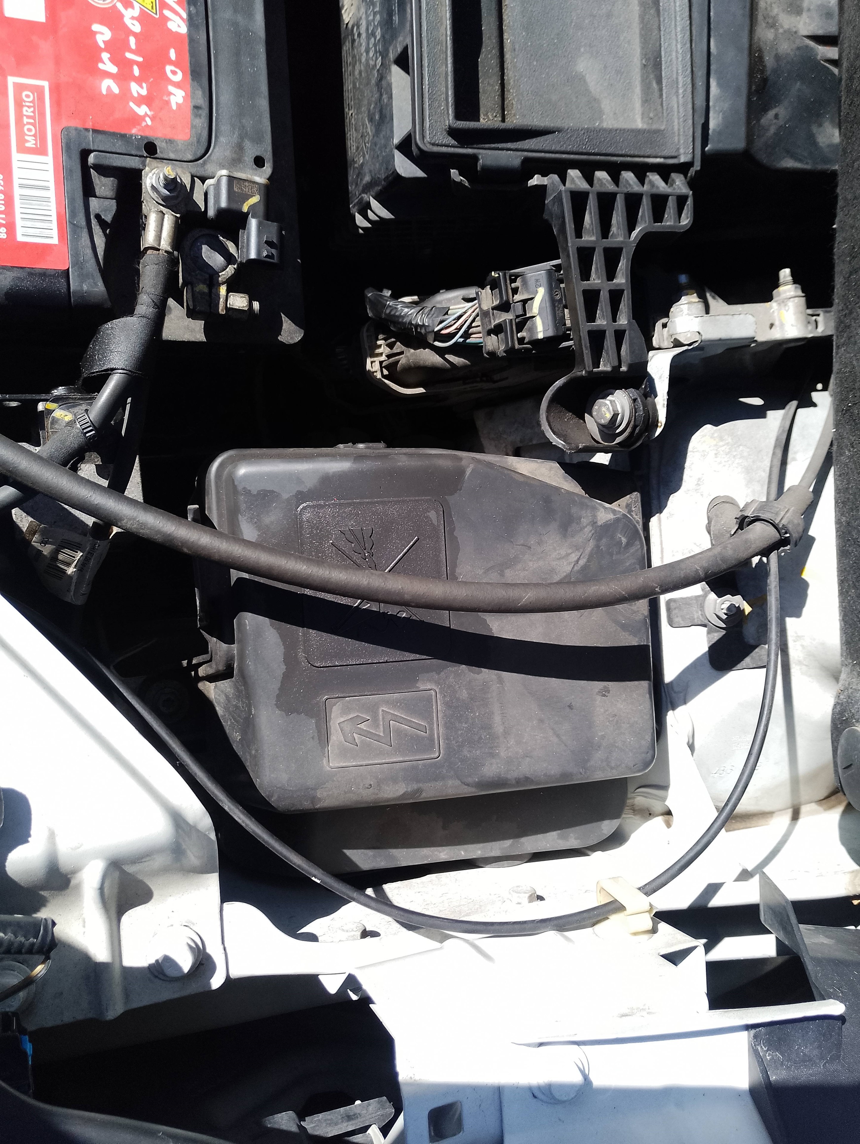 Recambio de caja reles / fusibles para dacia lodgy comfort referencia OEM IAM   