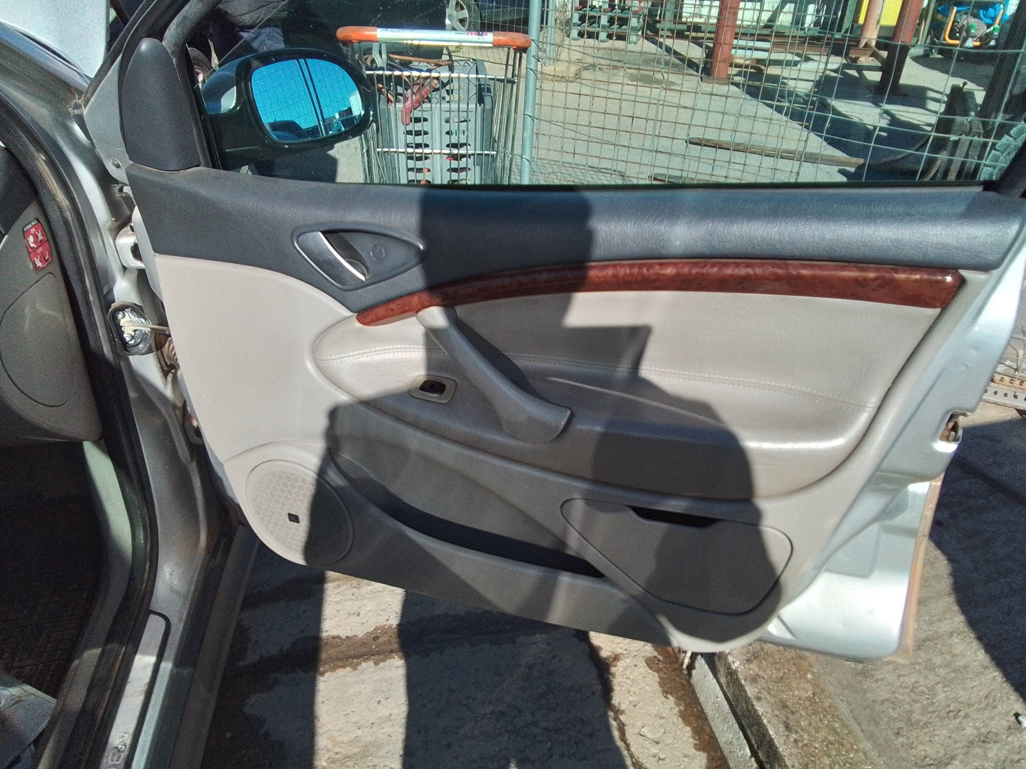 Recambio de guarnecido puerta delantera derecha para citroën c5 break exclusive referencia OEM IAM   